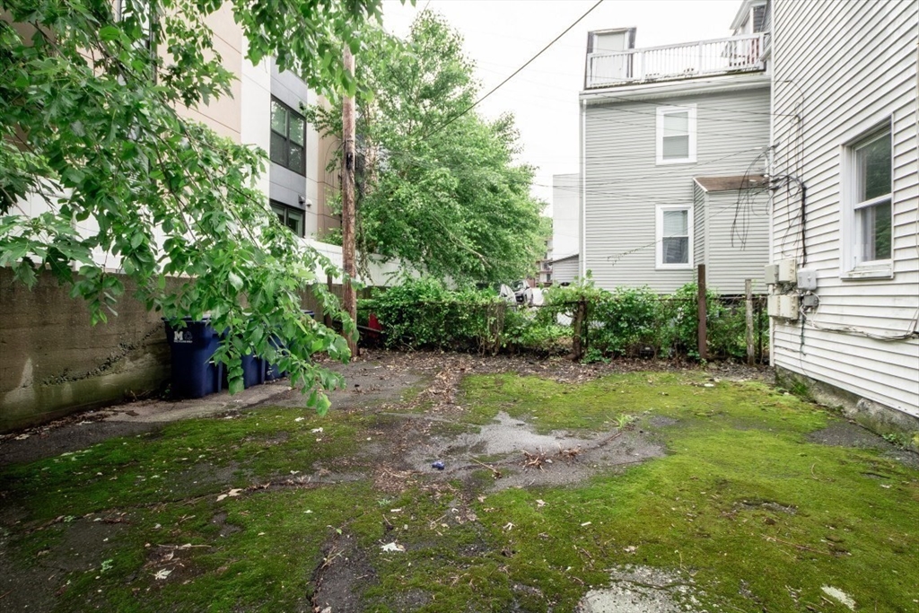25 W Wyoming Ave # 6