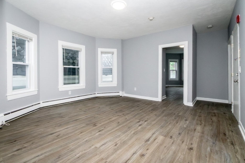 25 W Wyoming Ave # 6