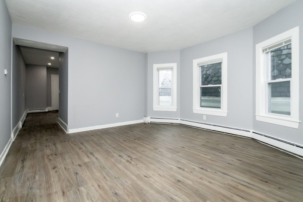 25 W Wyoming Ave # 6