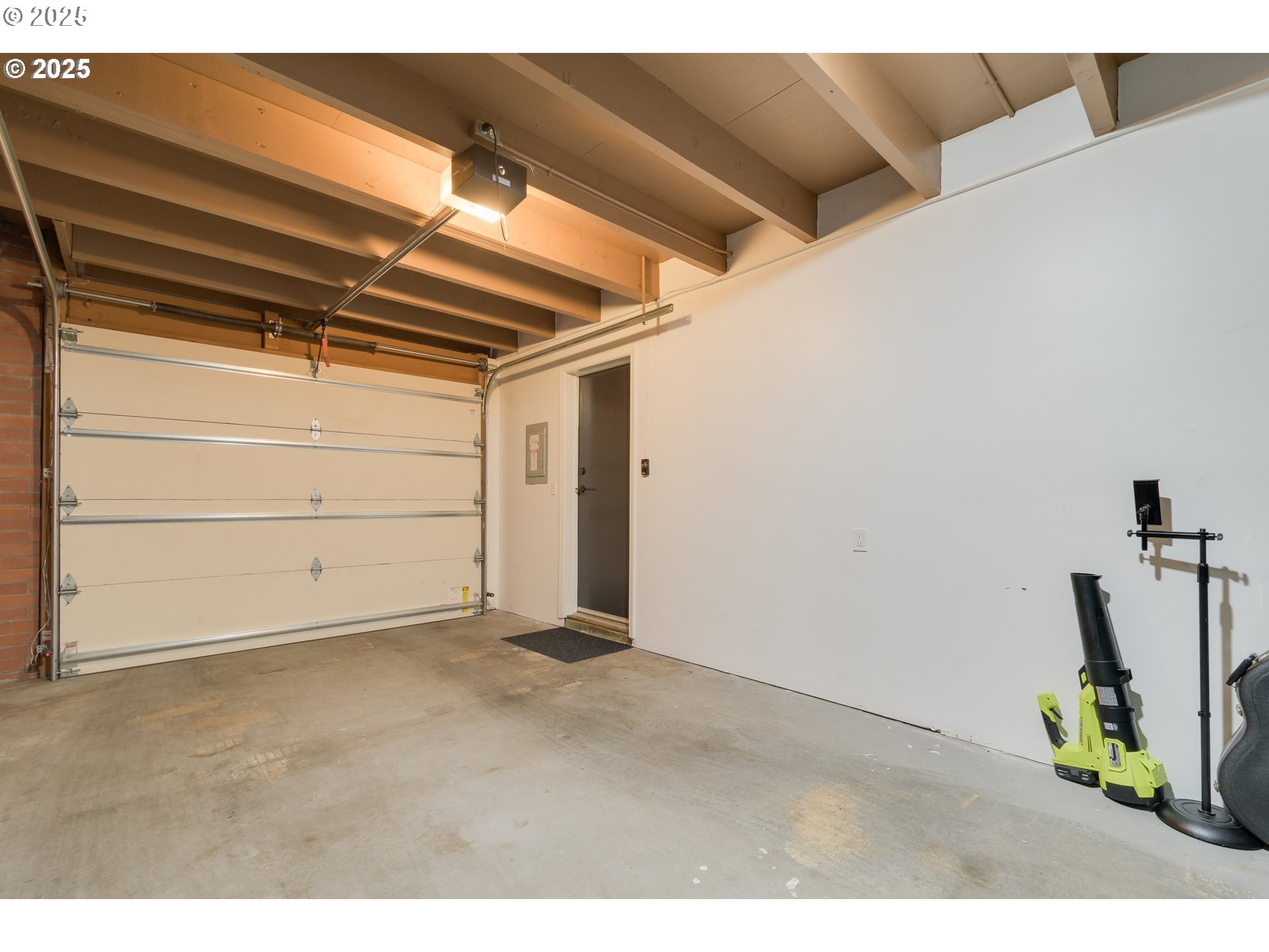 110 HIGH ST