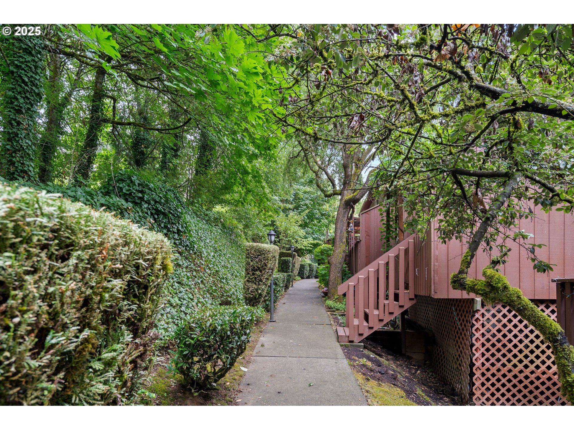 24066 NE TREEHILL DR