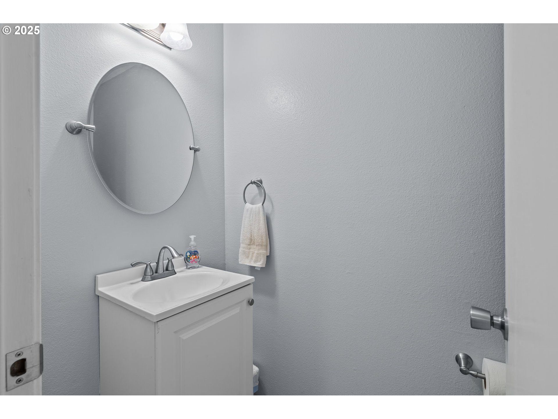 24066 NE TREEHILL DR