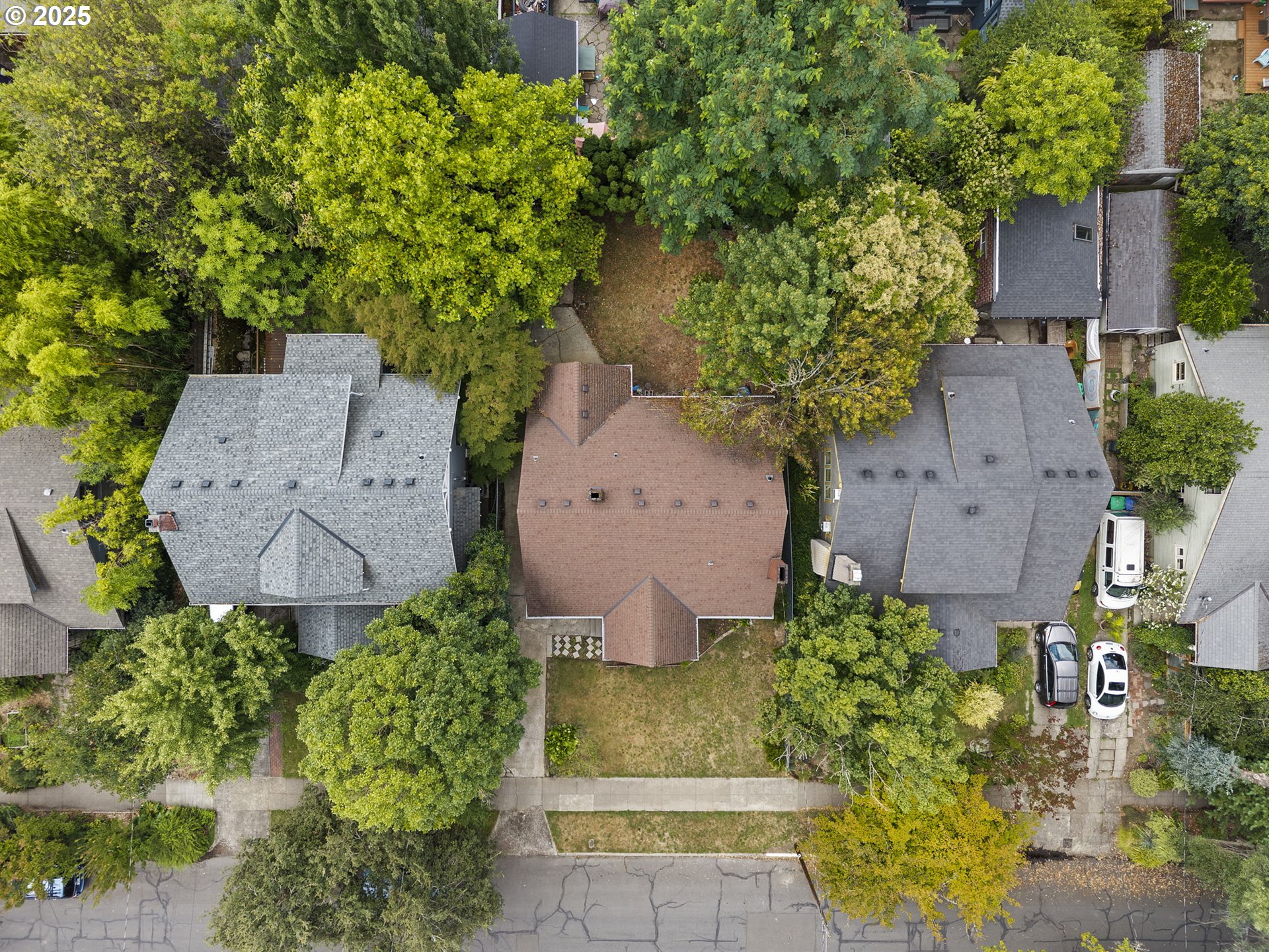 2747 NE 11TH AVE