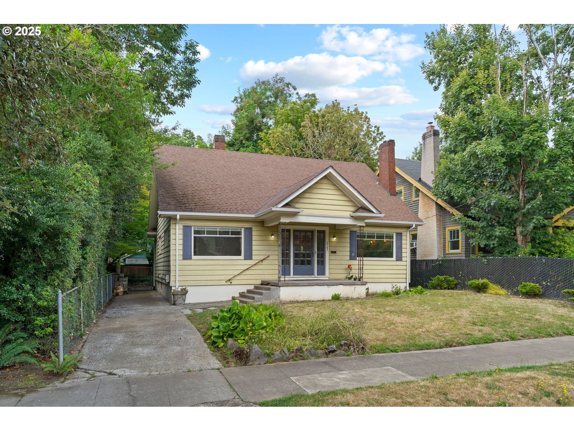 2747 NE 11TH AVE