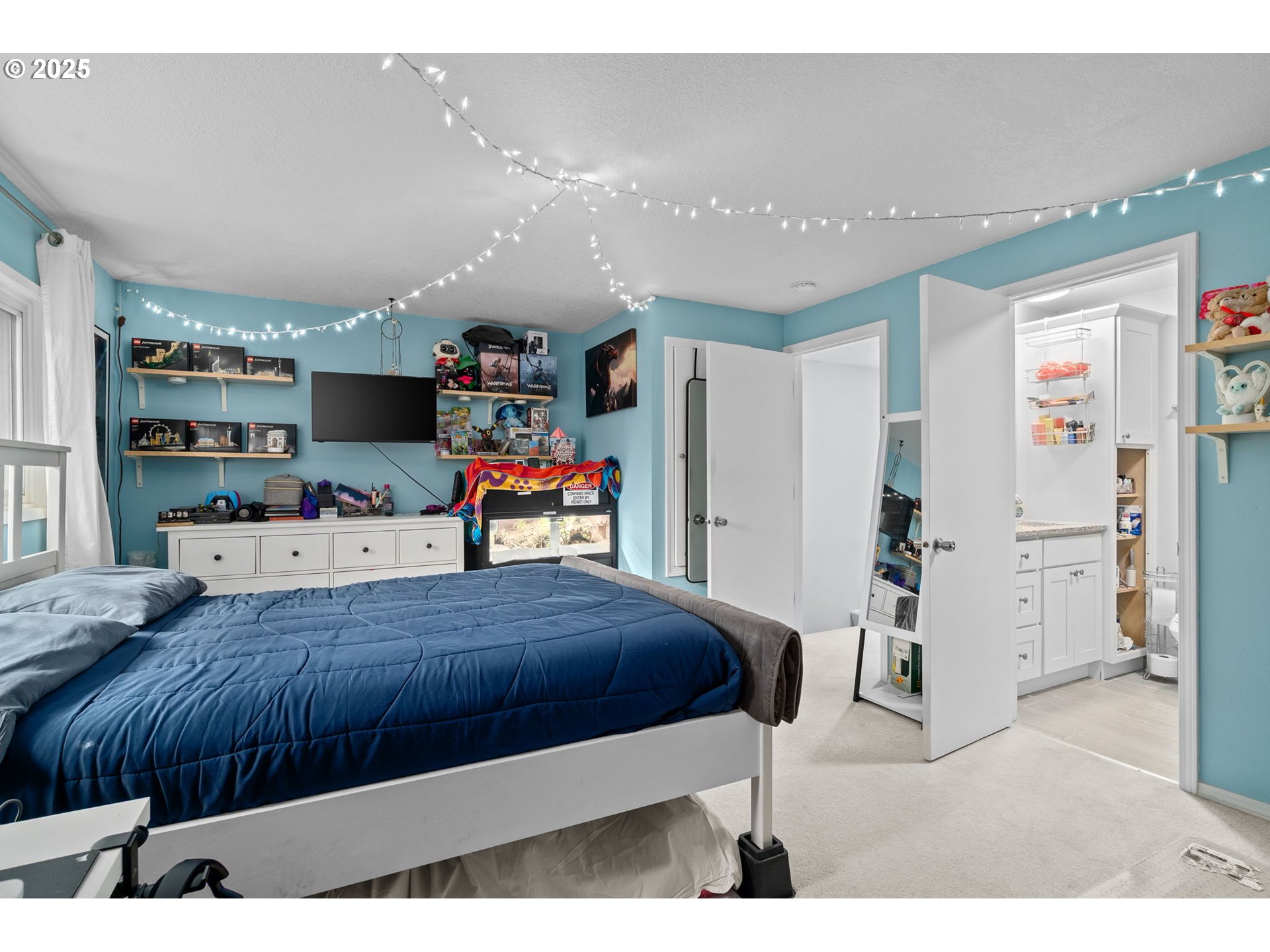 24066 NE TREEHILL DR