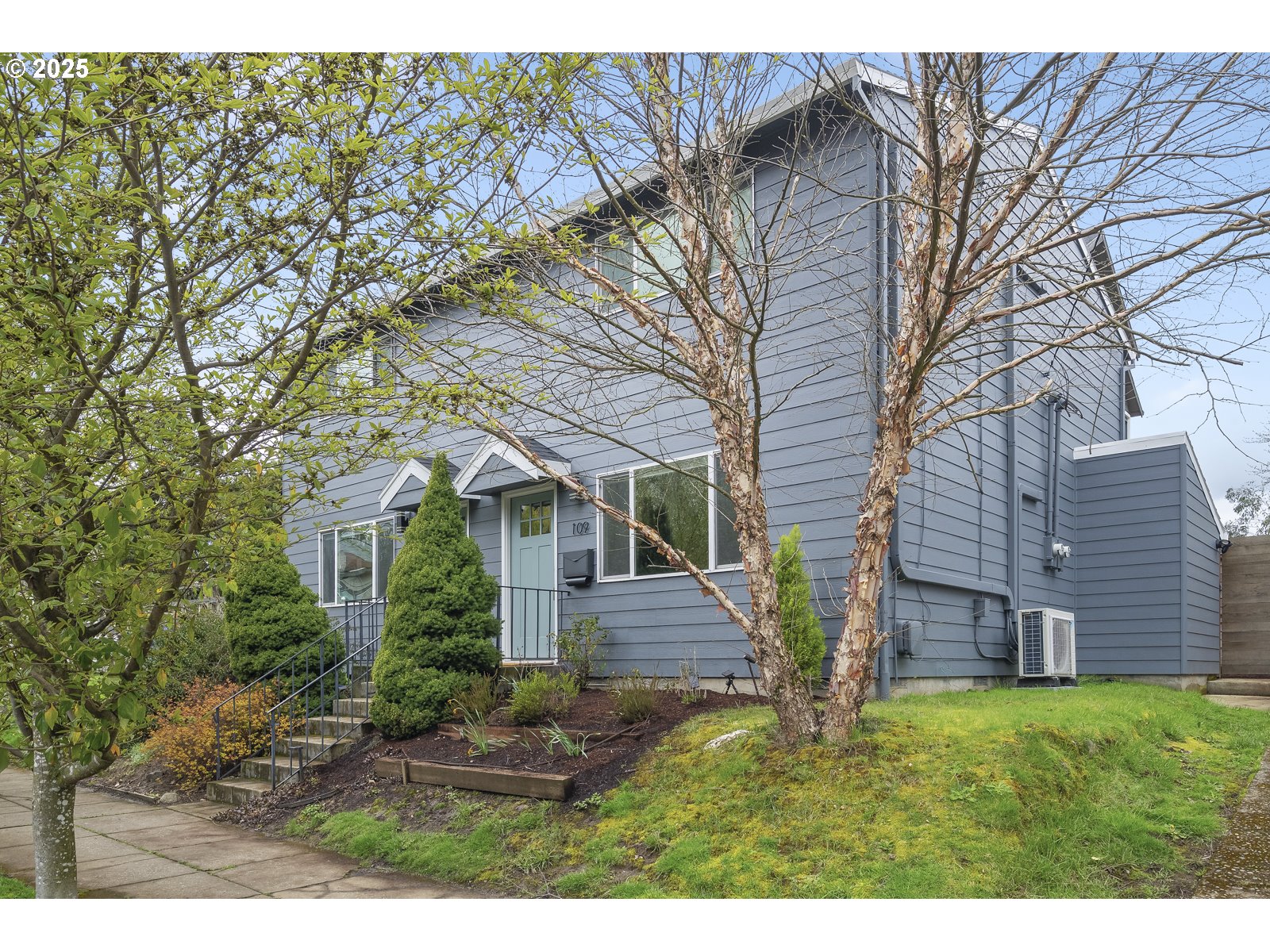 109 NE SHAVER AVE