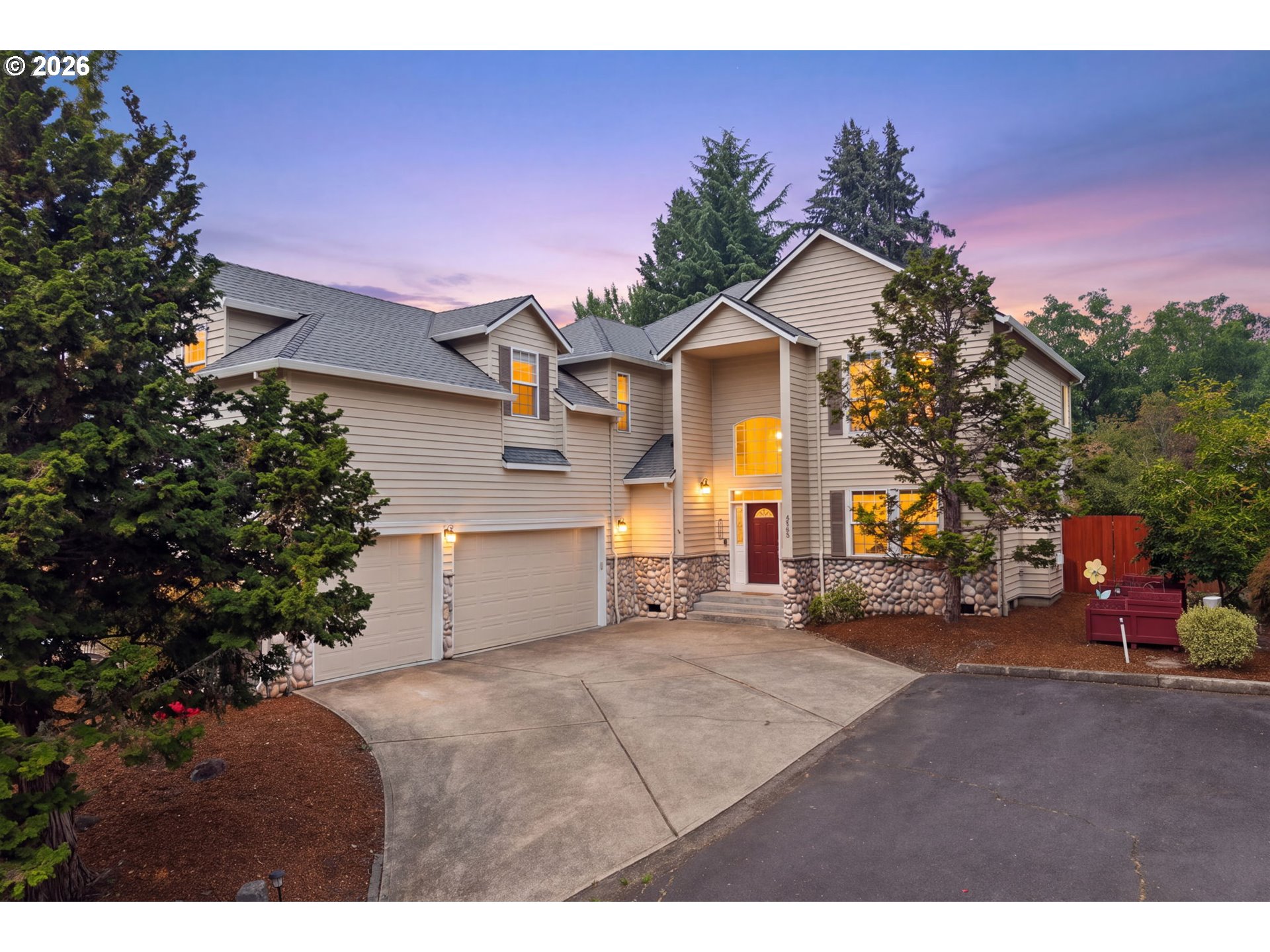 4785 NE HIDDEN CREEK DR