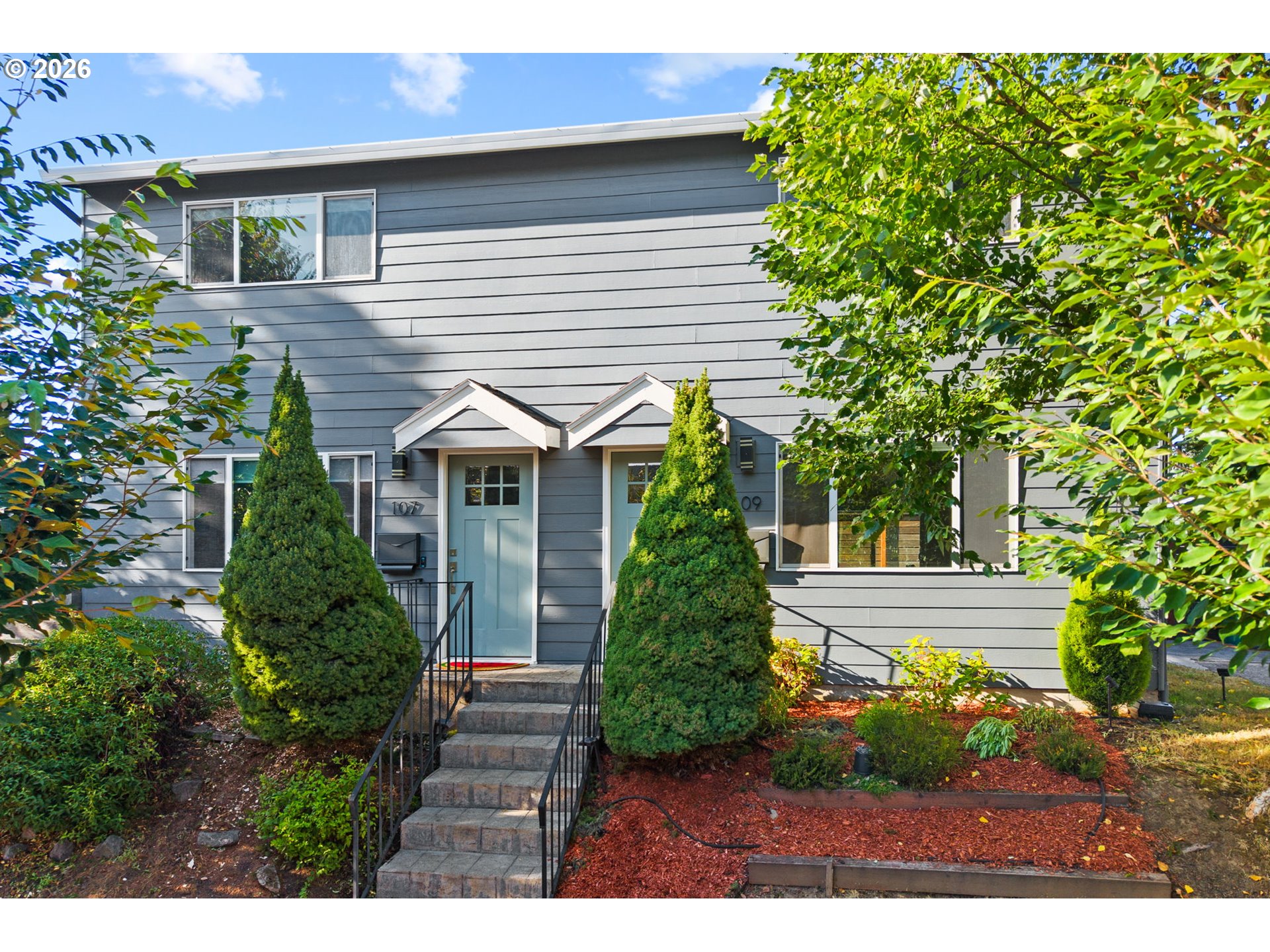 109 NE SHAVER ST #2
