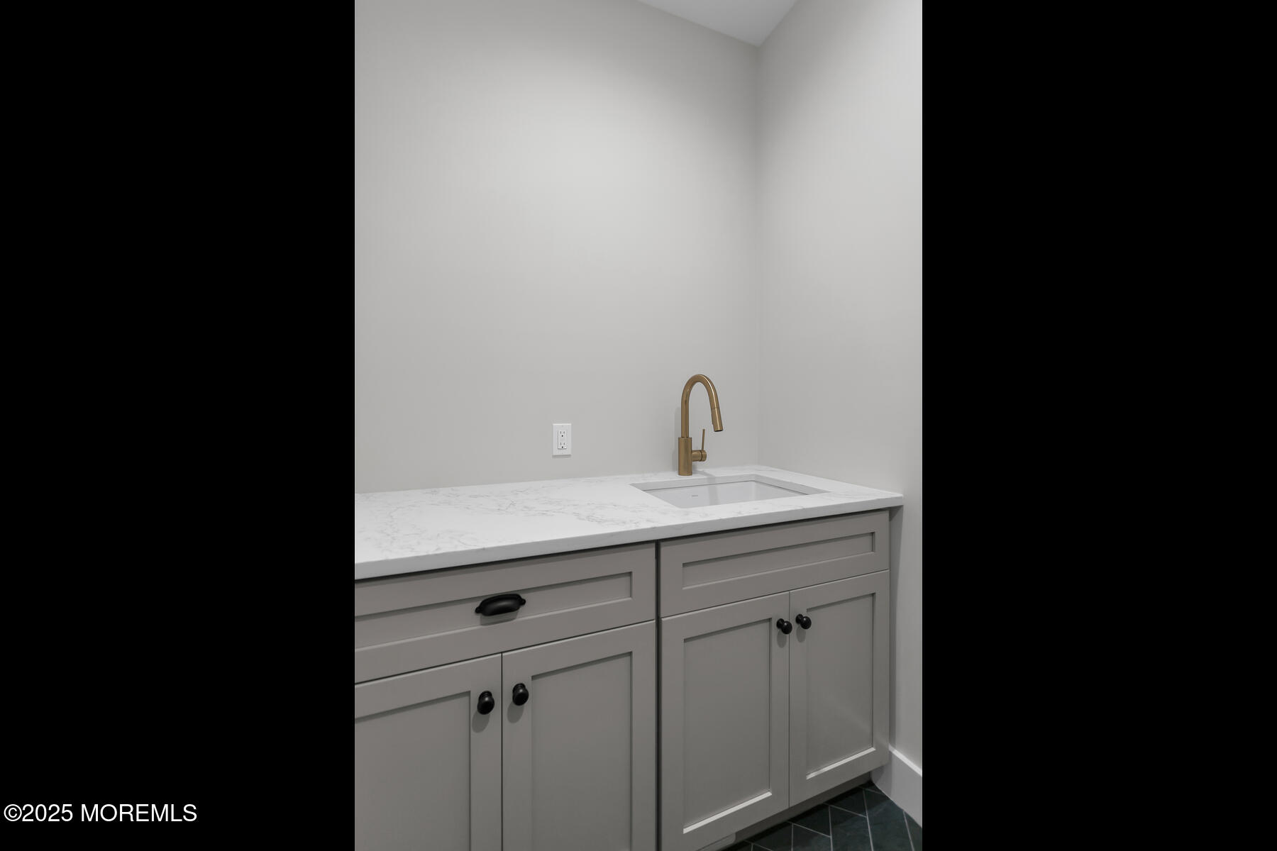 121 Black Point Road