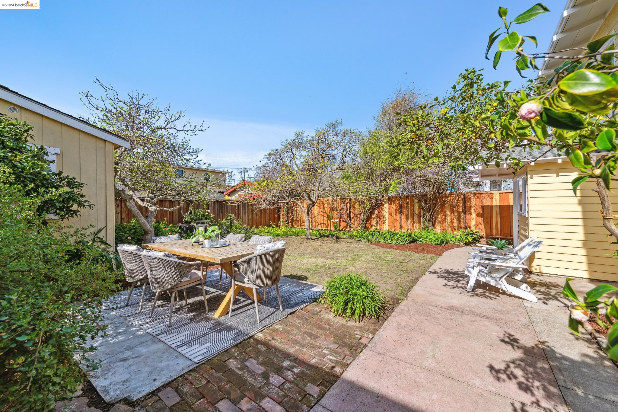 1207 High Street