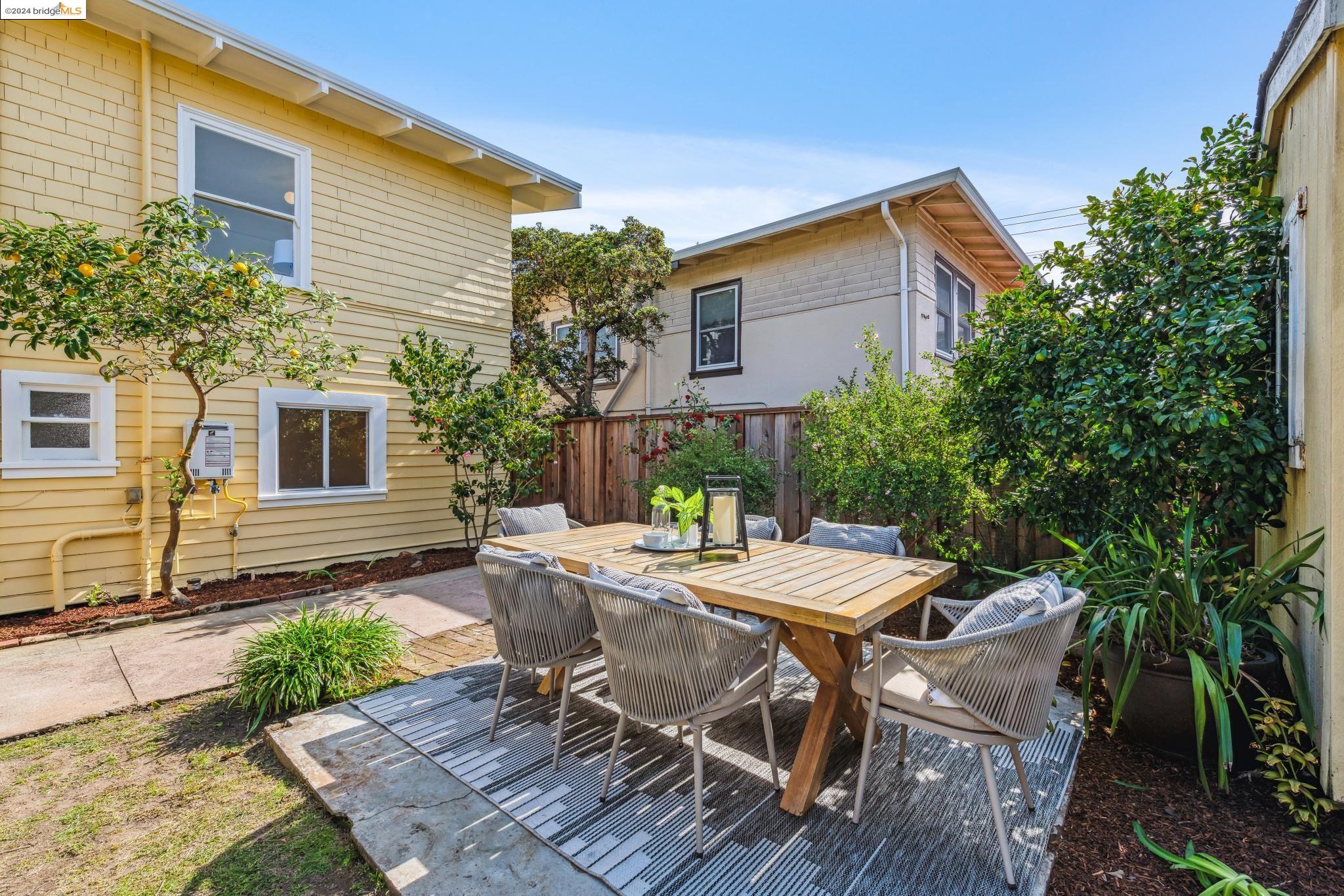 1207 High Street