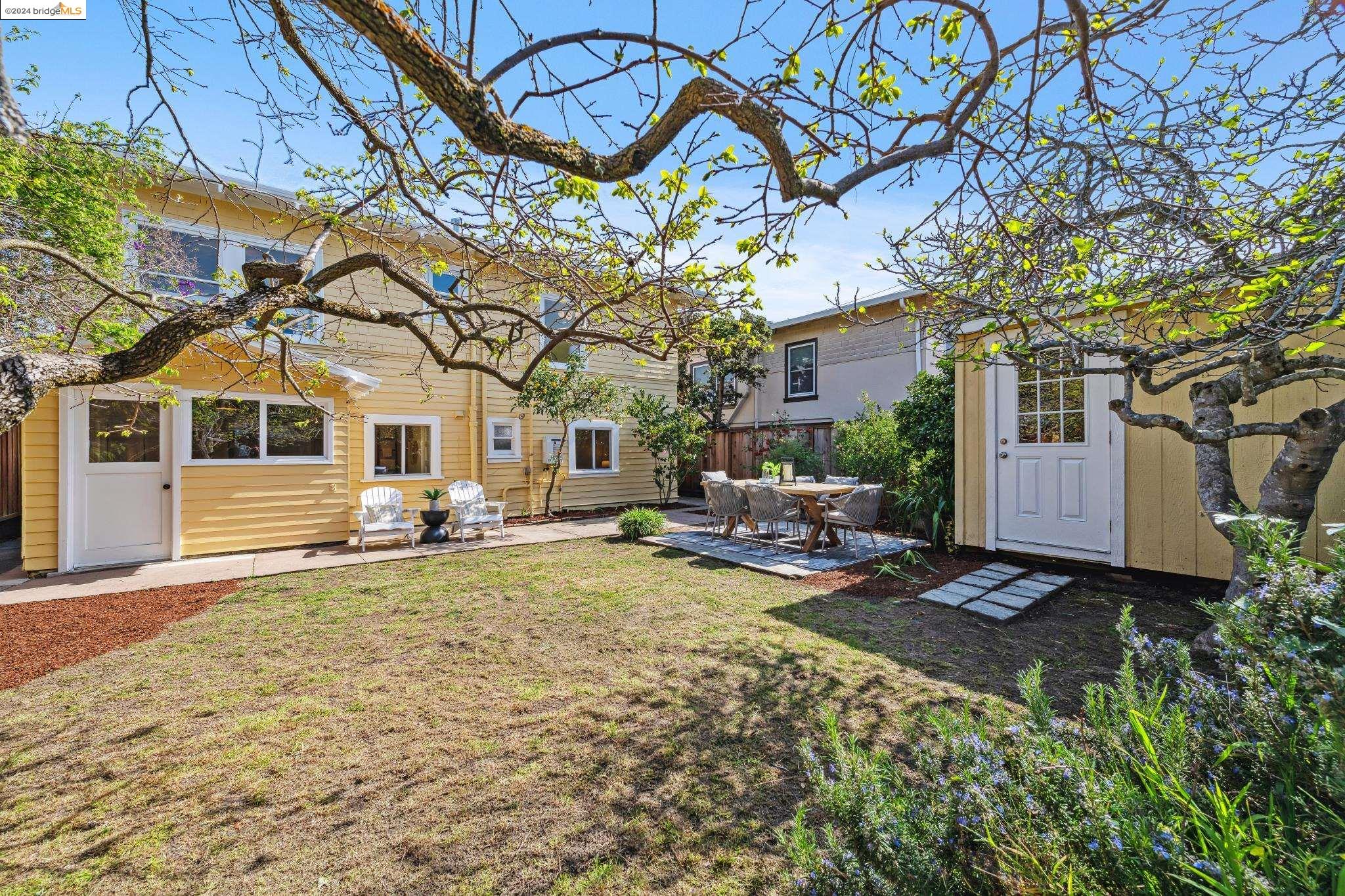 1207 High Street