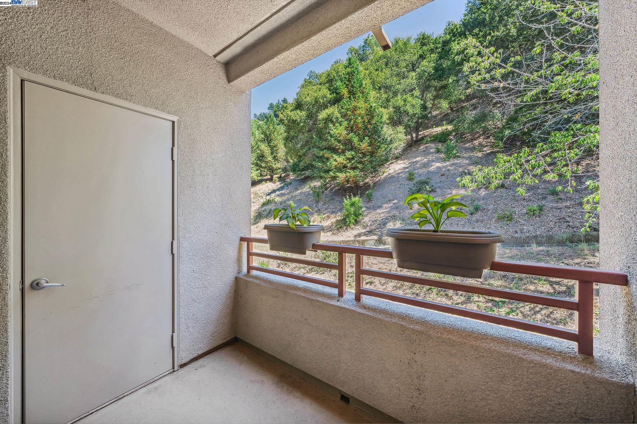 240 Caldecott Lane # 210