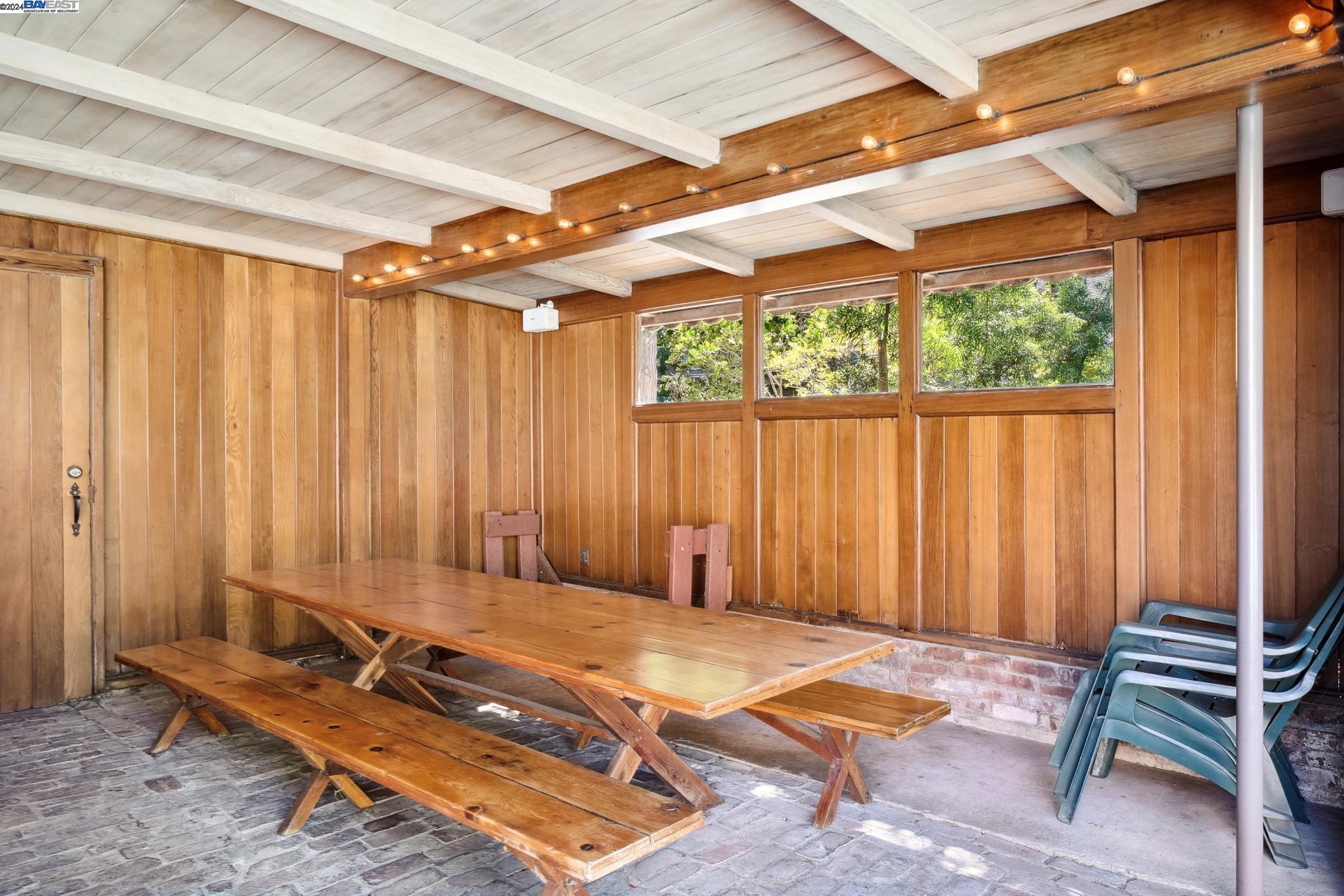 1232 Saint Charles St