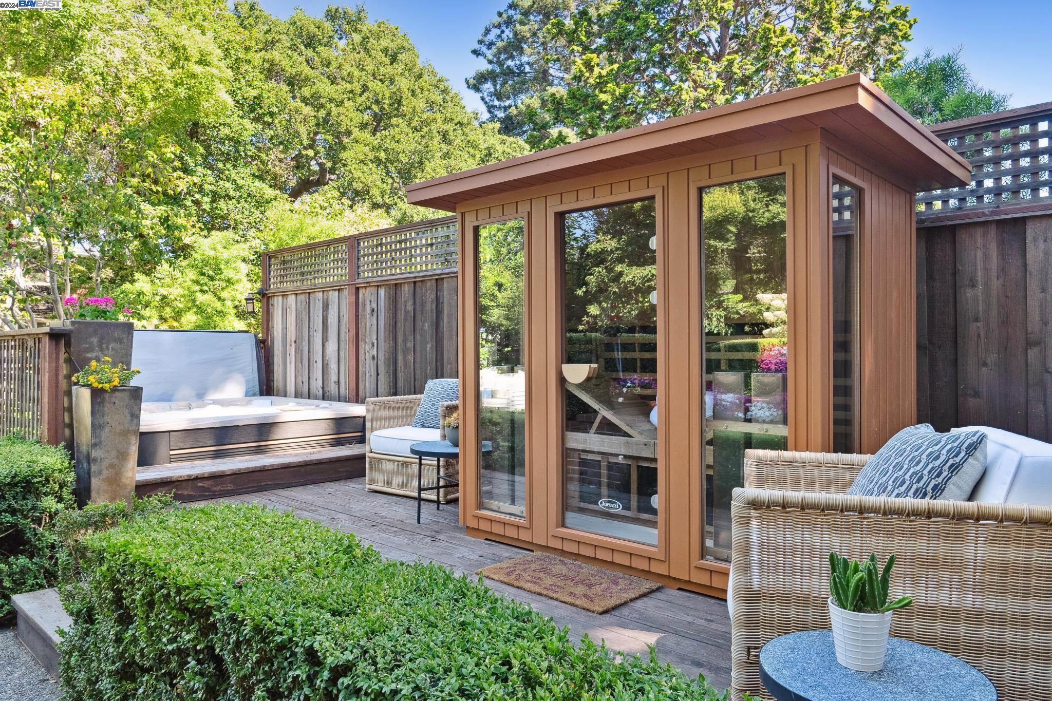 1232 Saint Charles St