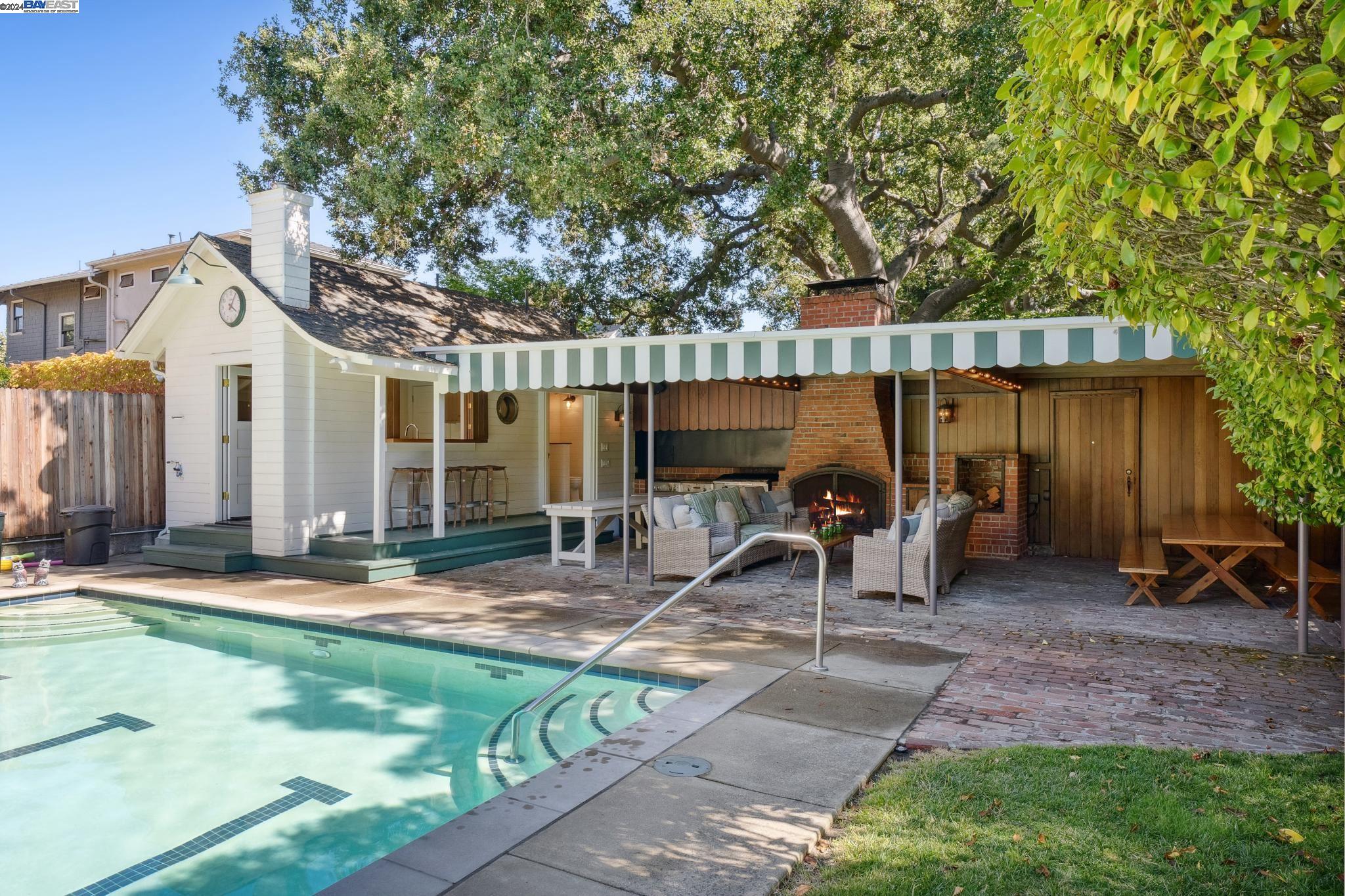 1232 Saint Charles St