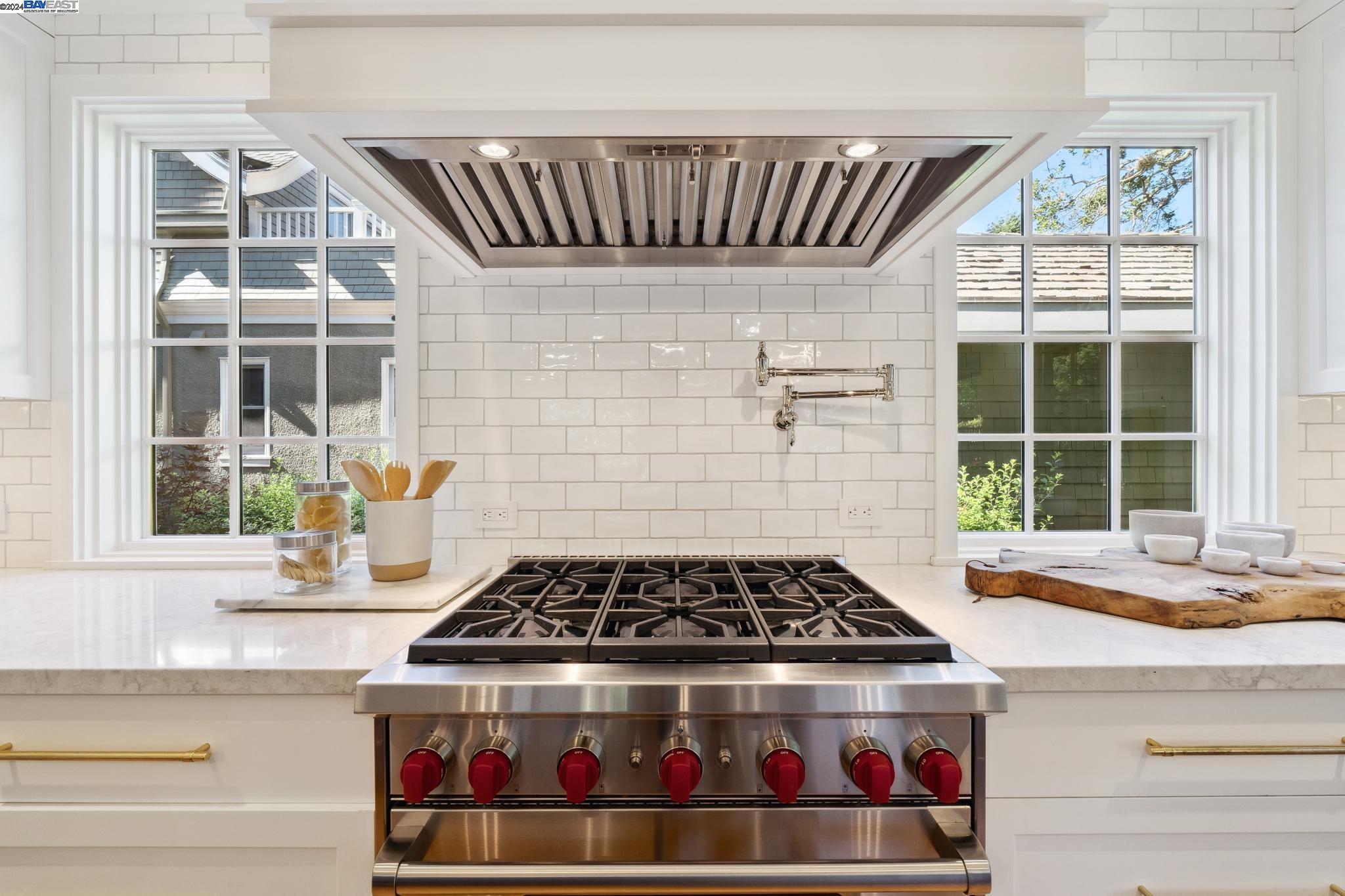 1232 Saint Charles St