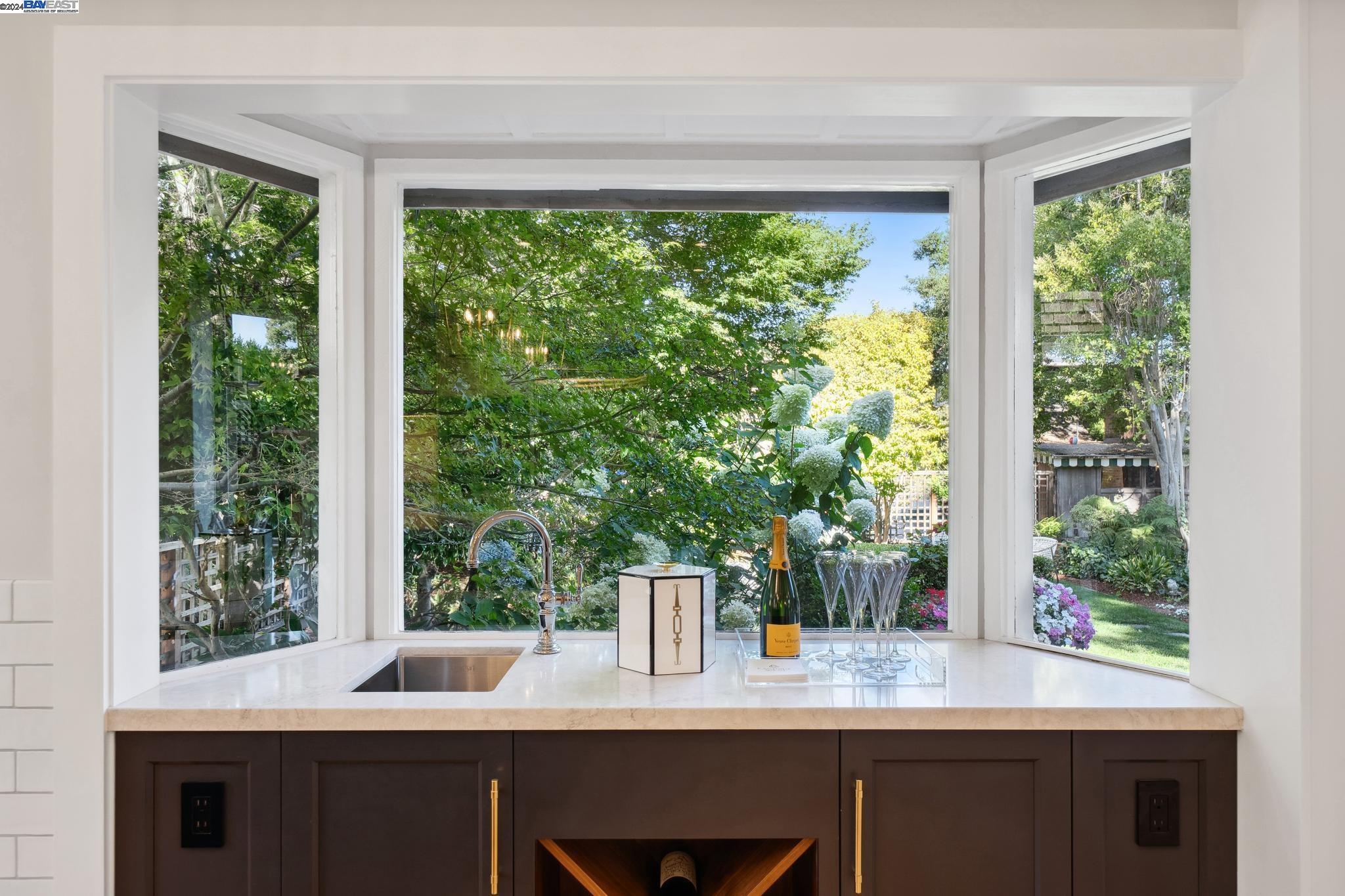 1232 Saint Charles St