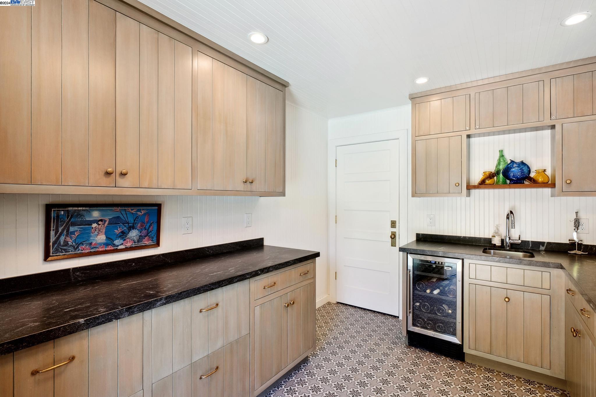 1232 Saint Charles St