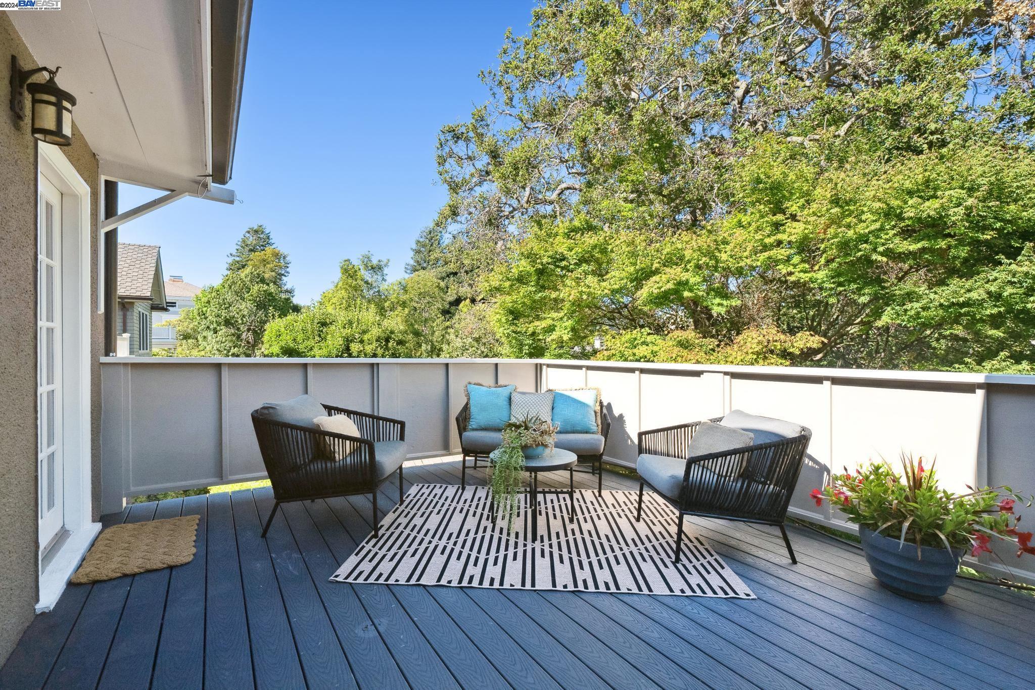 1232 Saint Charles St