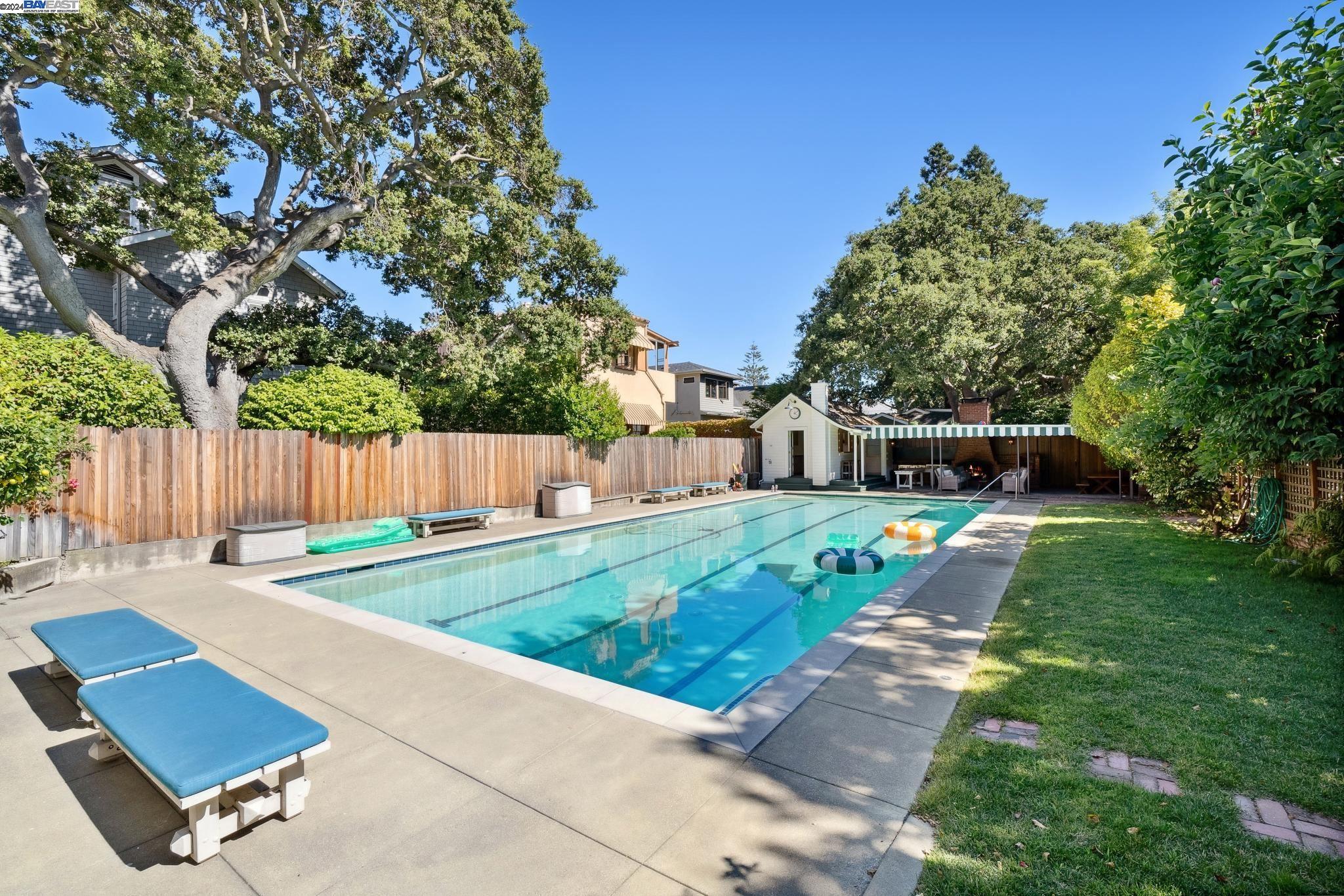 1232 Saint Charles St