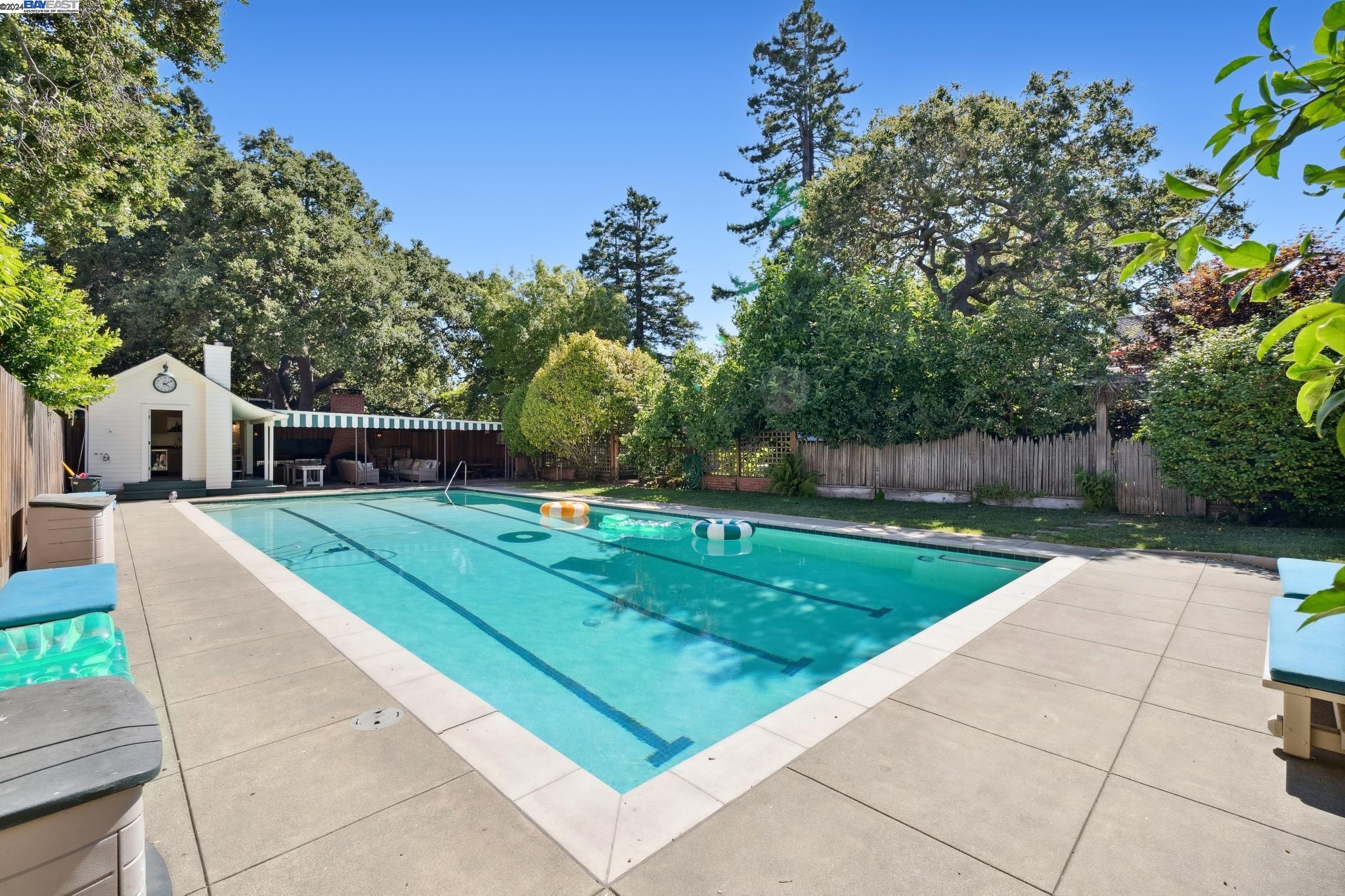 1232 Saint Charles St