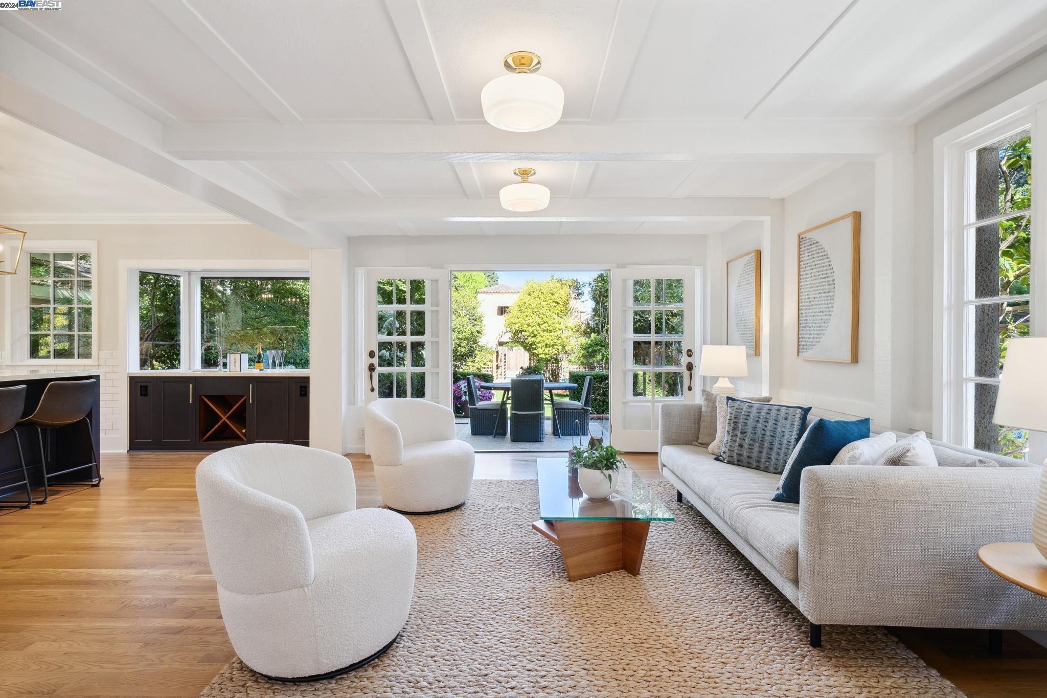 1232 Saint Charles St