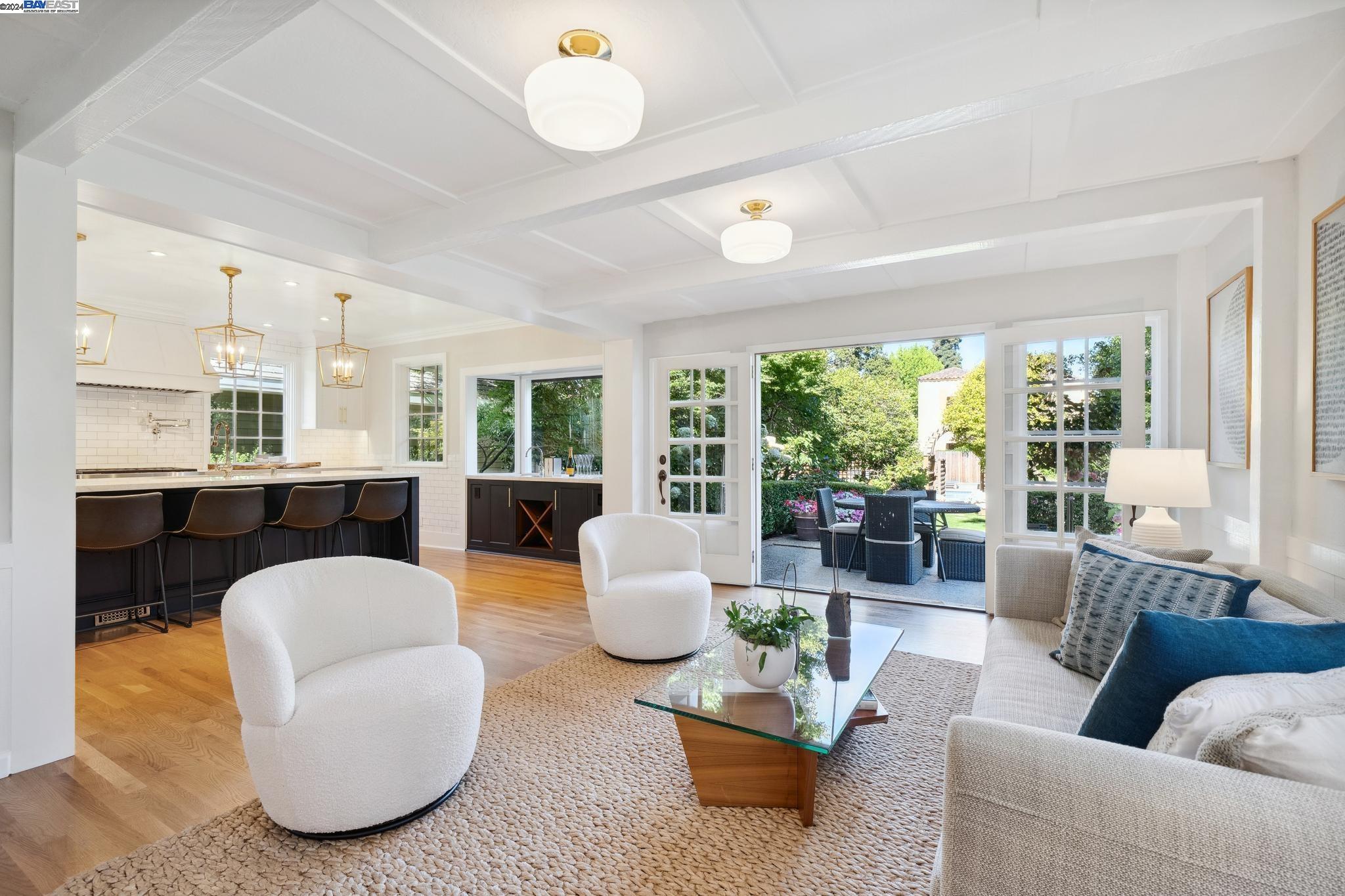 1232 Saint Charles St