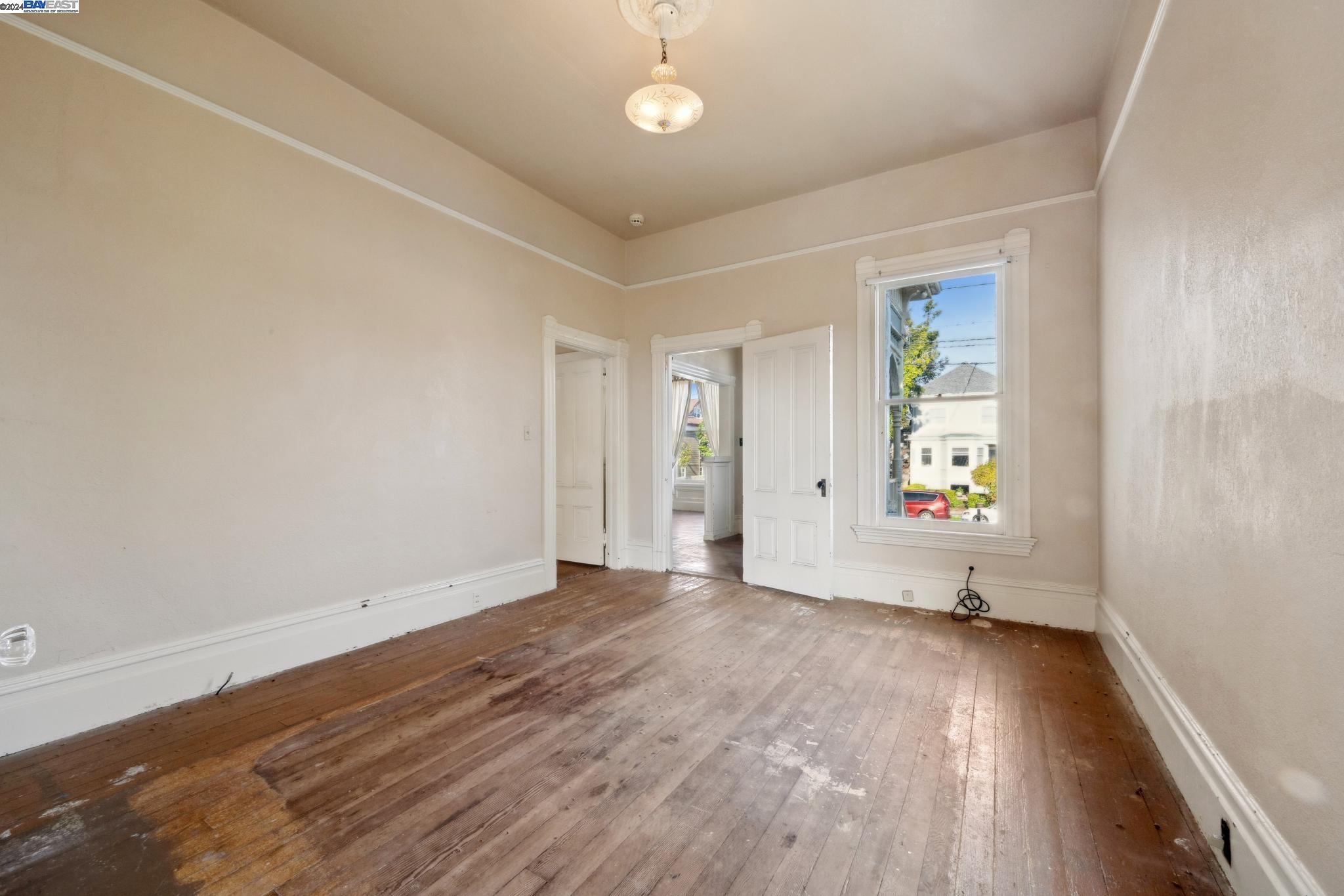 2064 San Antonio Ave