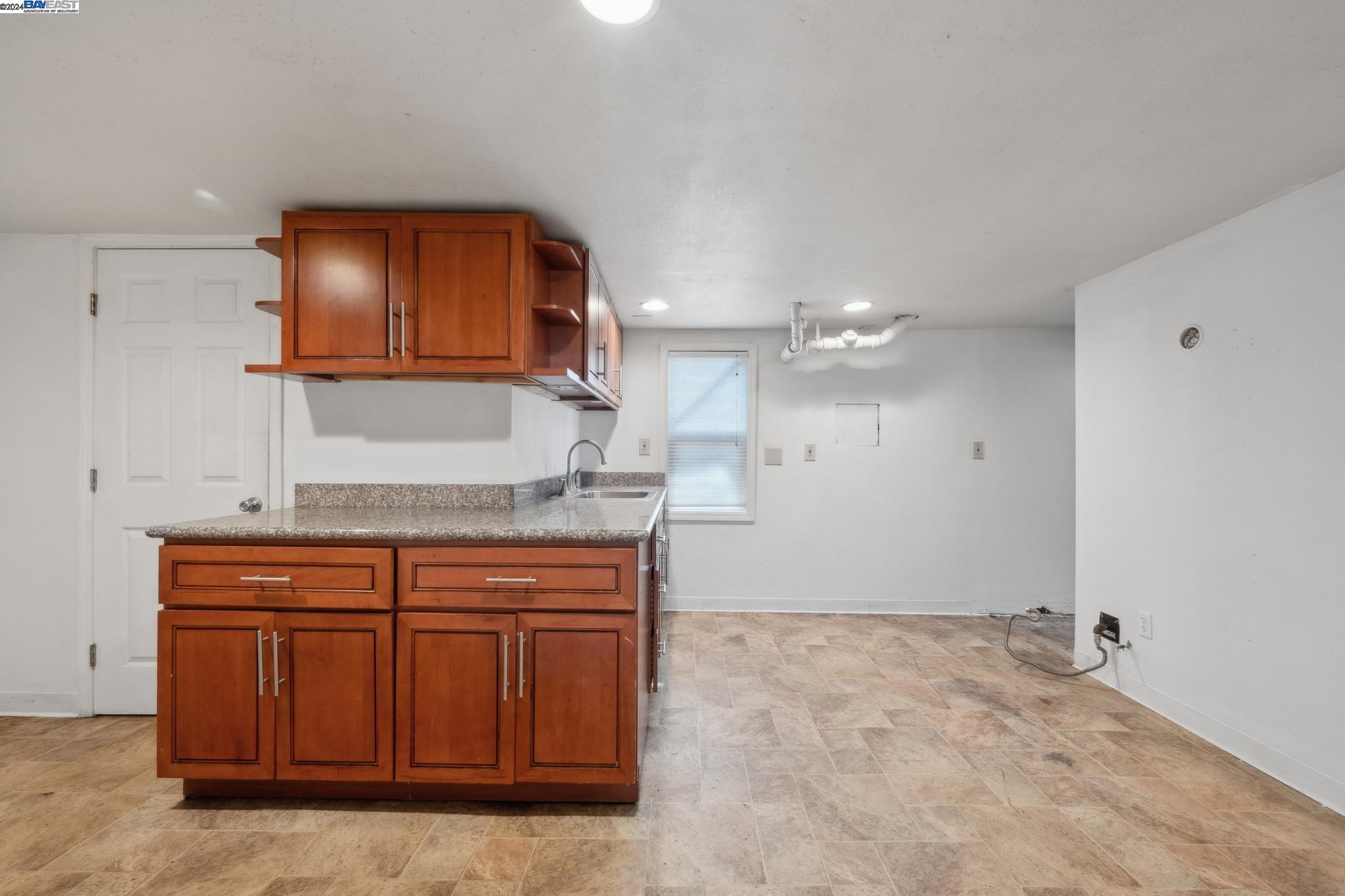 2064 San Antonio Ave