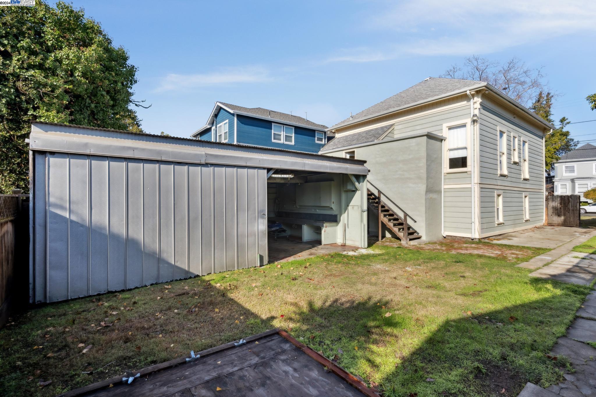 2064 San Antonio Ave