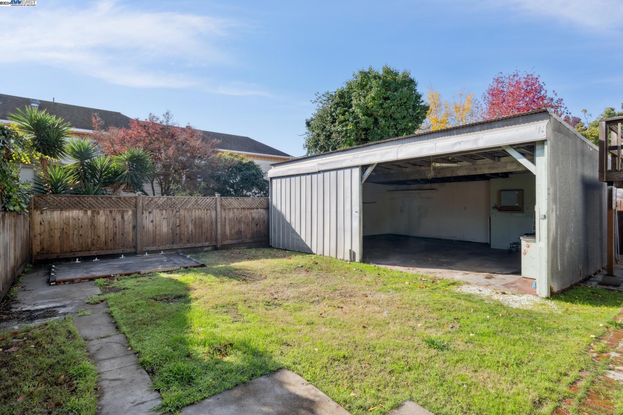 2064 San Antonio Ave