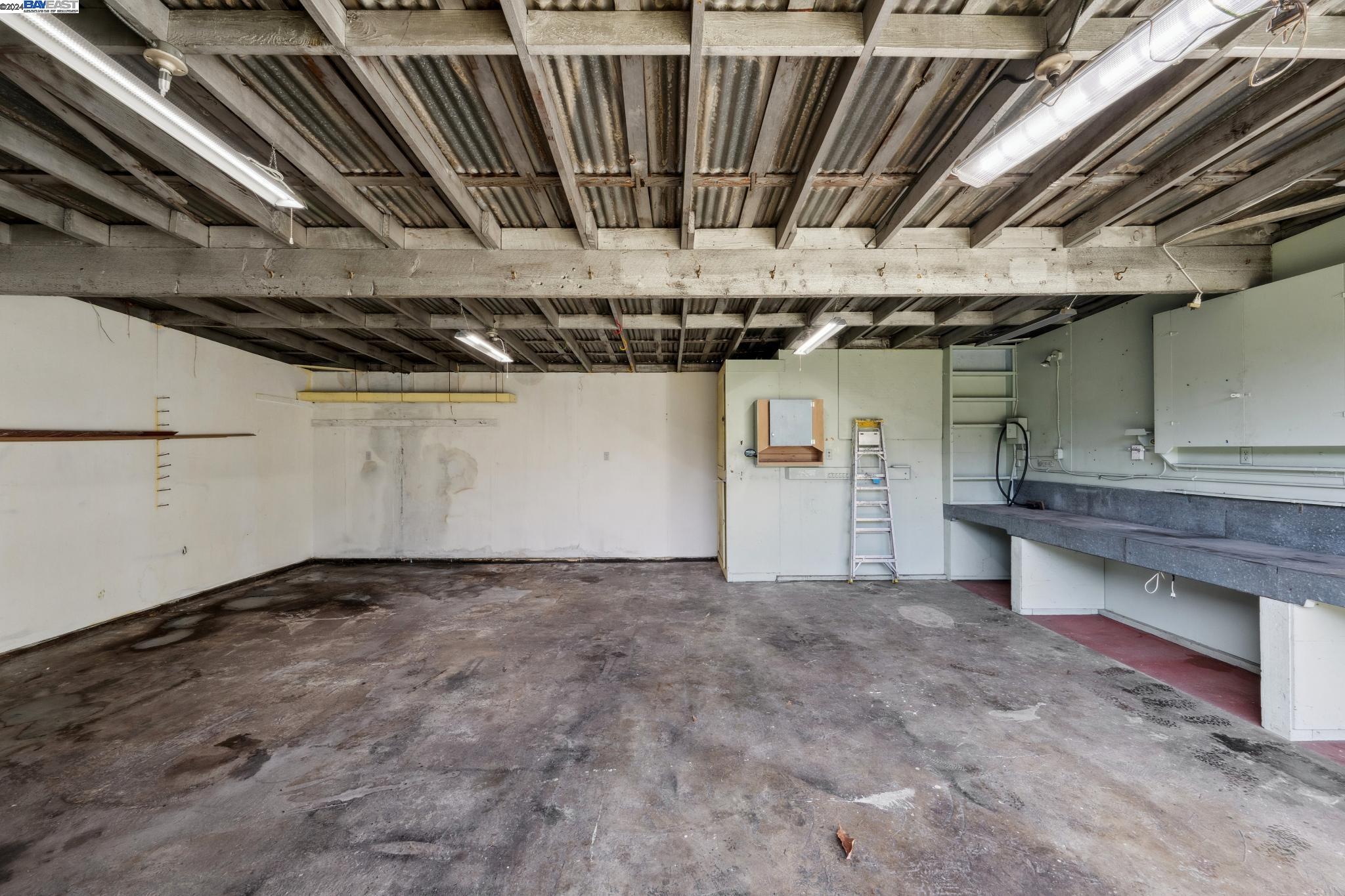 2064 San Antonio Ave