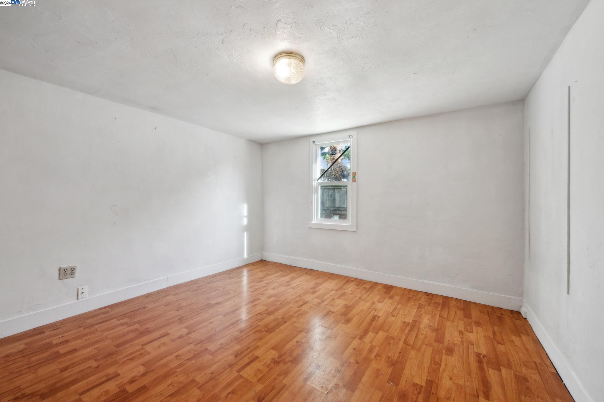 2064 San Antonio Ave