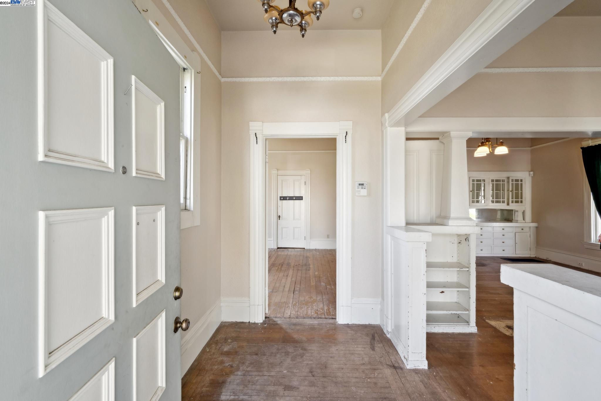 2064 San Antonio Ave