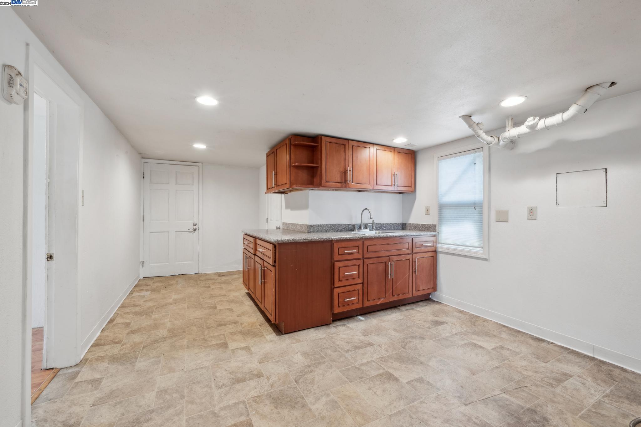 2064 San Antonio Ave