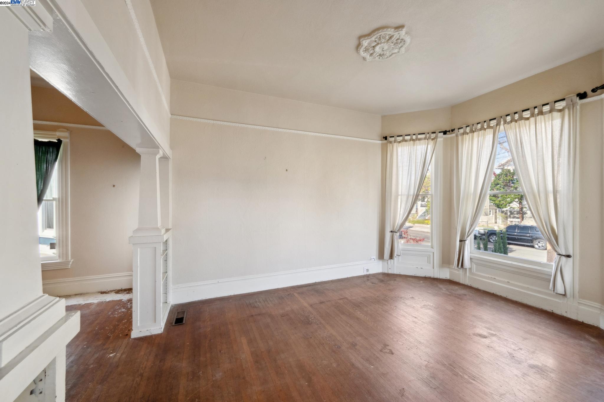 2064 San Antonio Ave