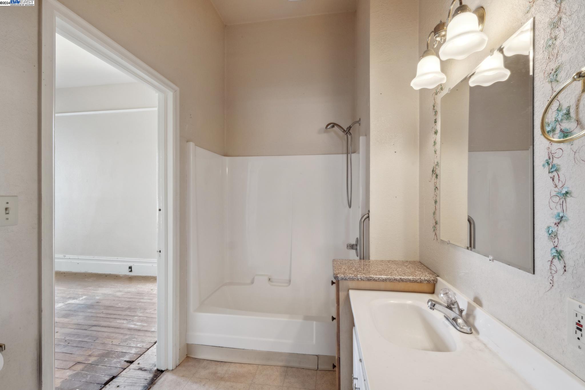 2064 San Antonio Ave