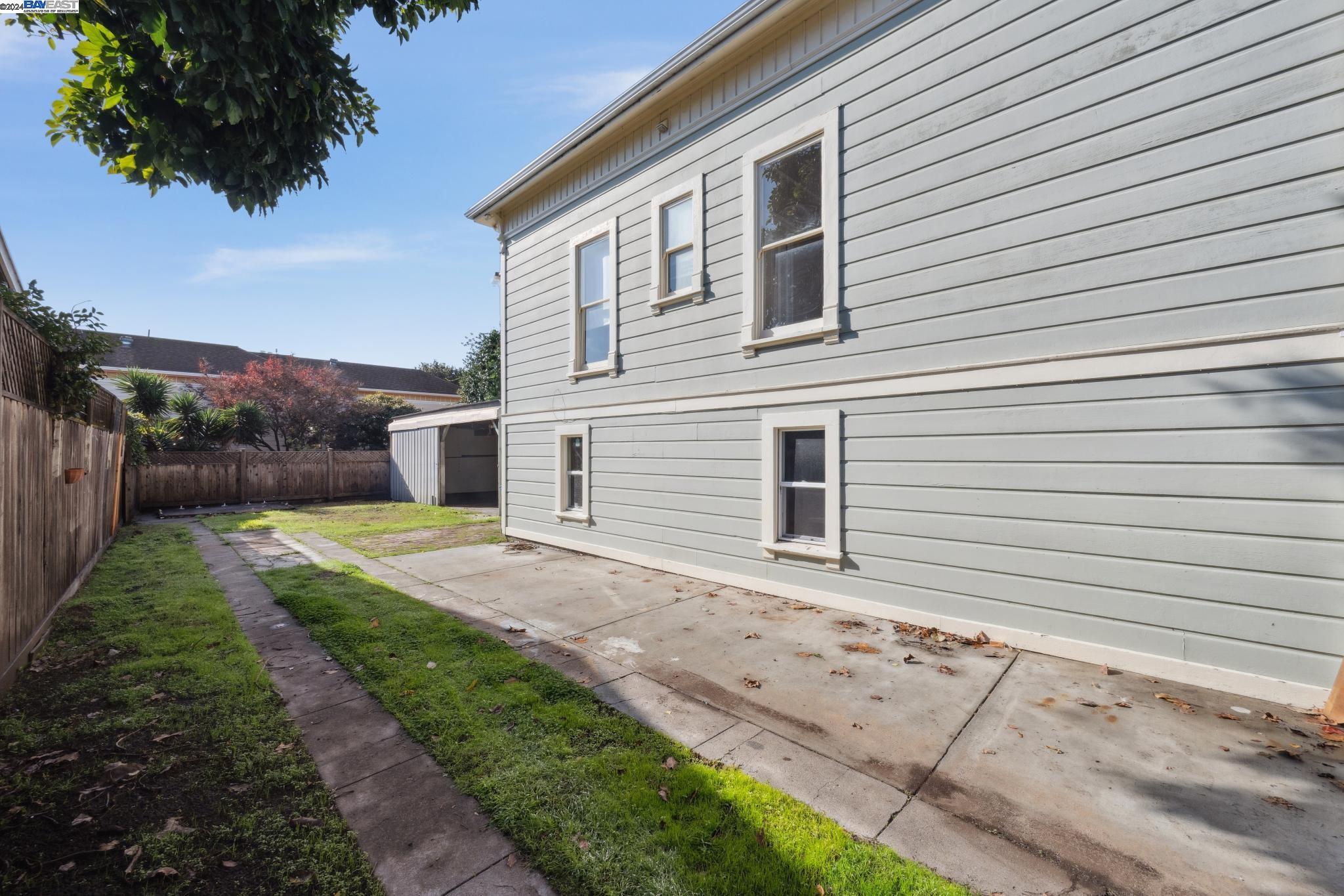 2064 San Antonio Ave