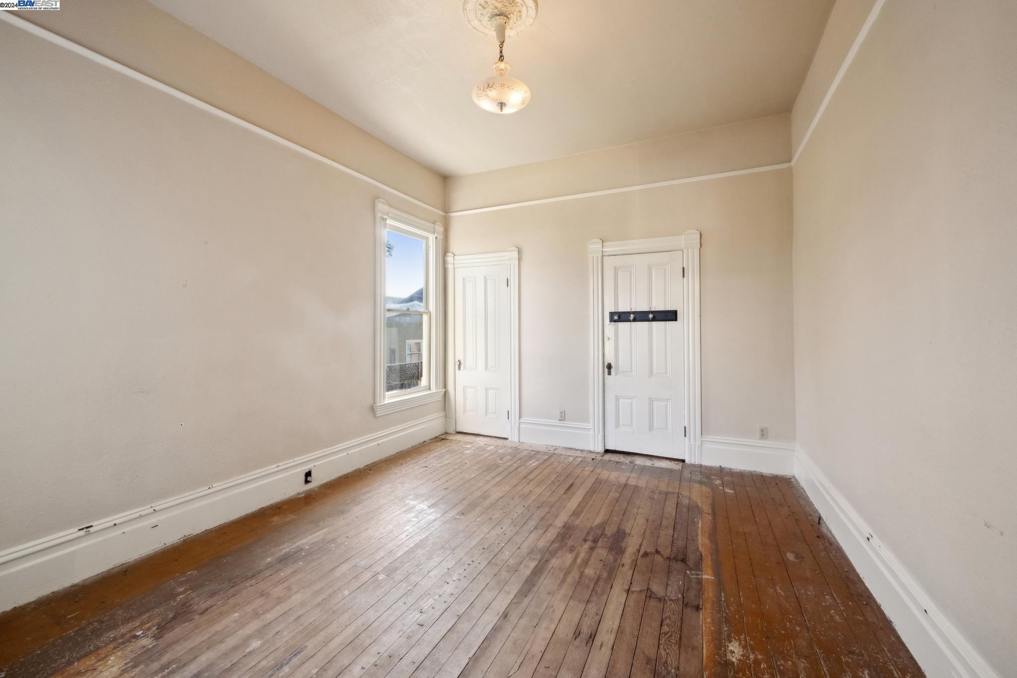 2064 San Antonio Ave