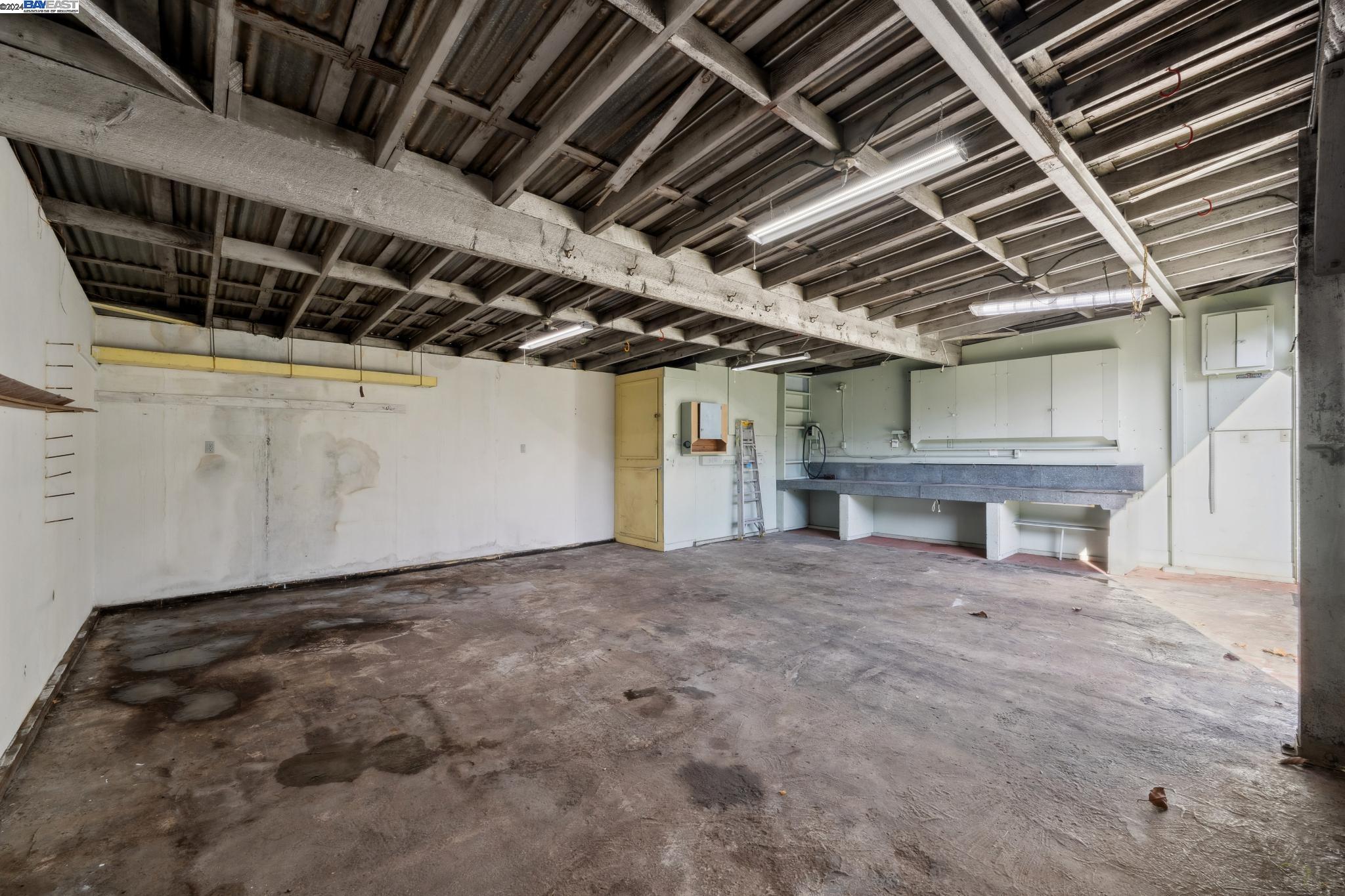 2064 San Antonio Ave