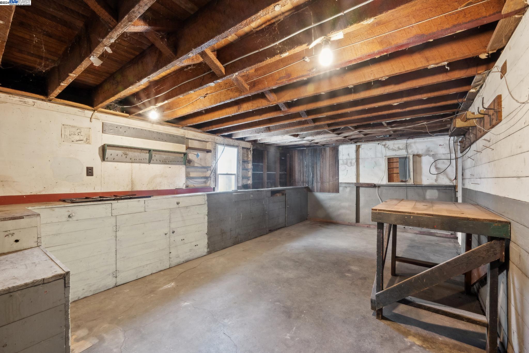 2064 San Antonio Ave