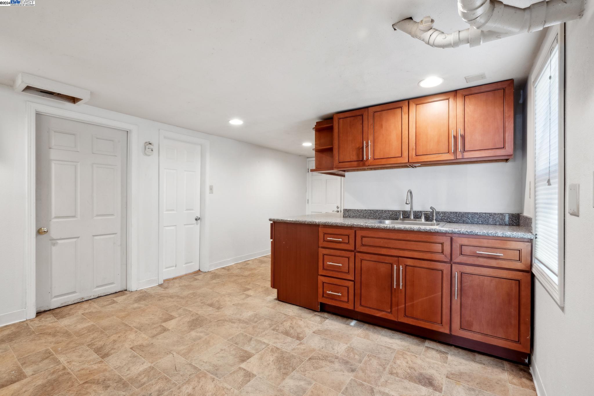 2064 San Antonio Ave