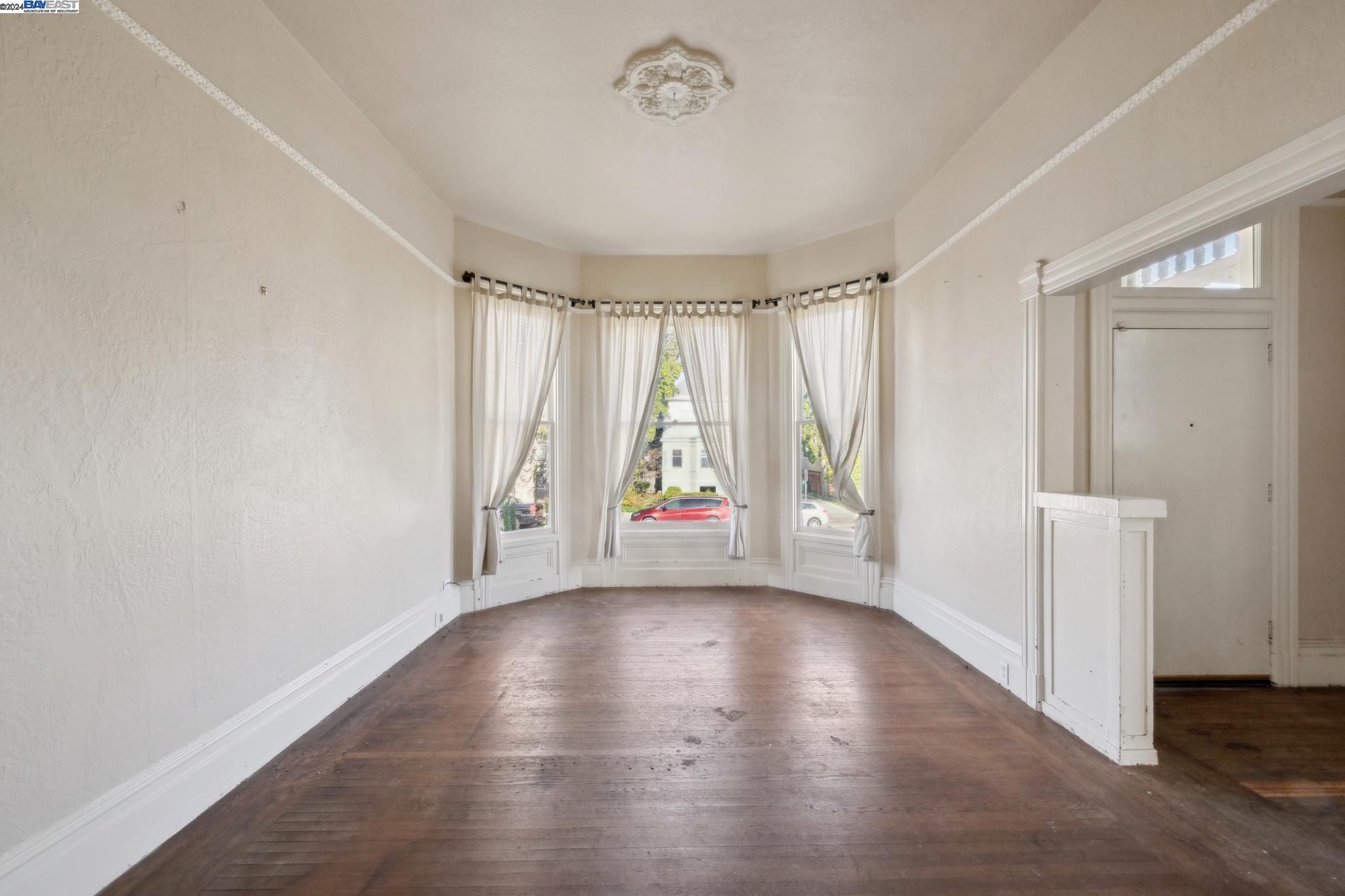 2064 San Antonio Ave