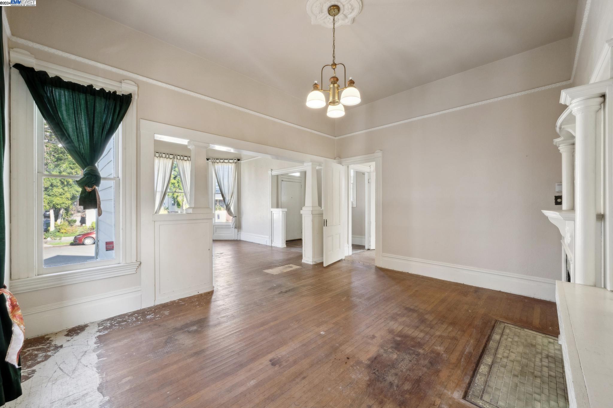 2064 San Antonio Ave