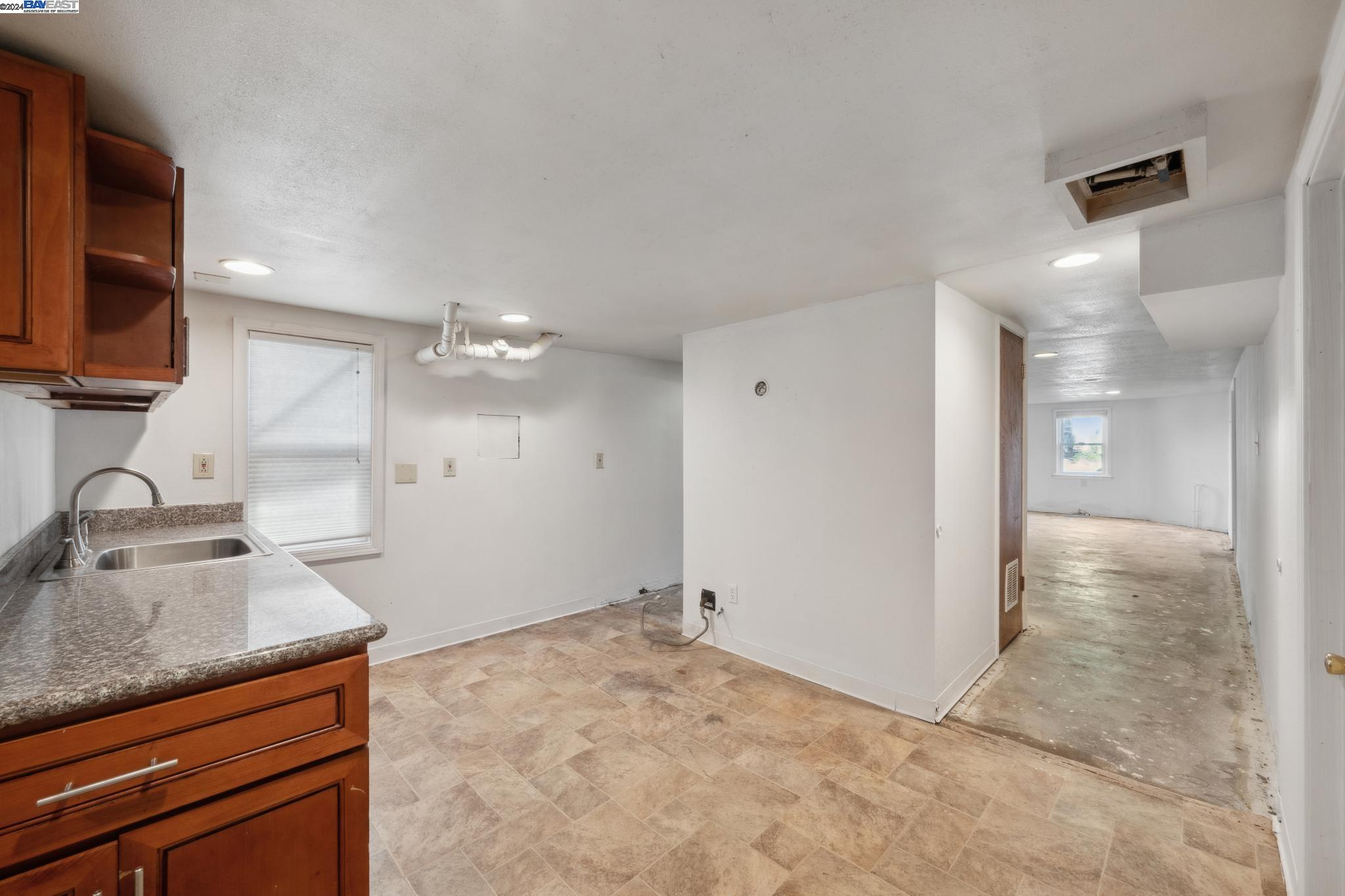 2064 San Antonio Ave