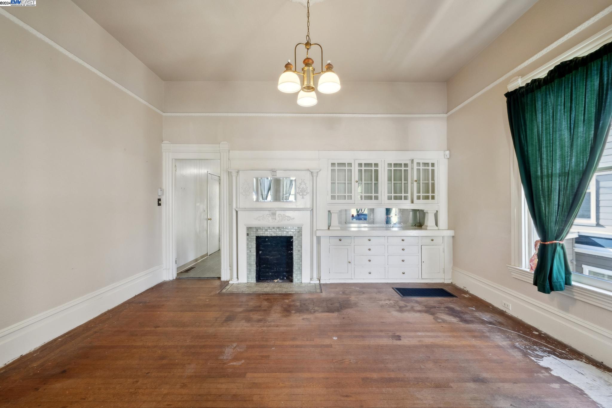 2064 San Antonio Ave