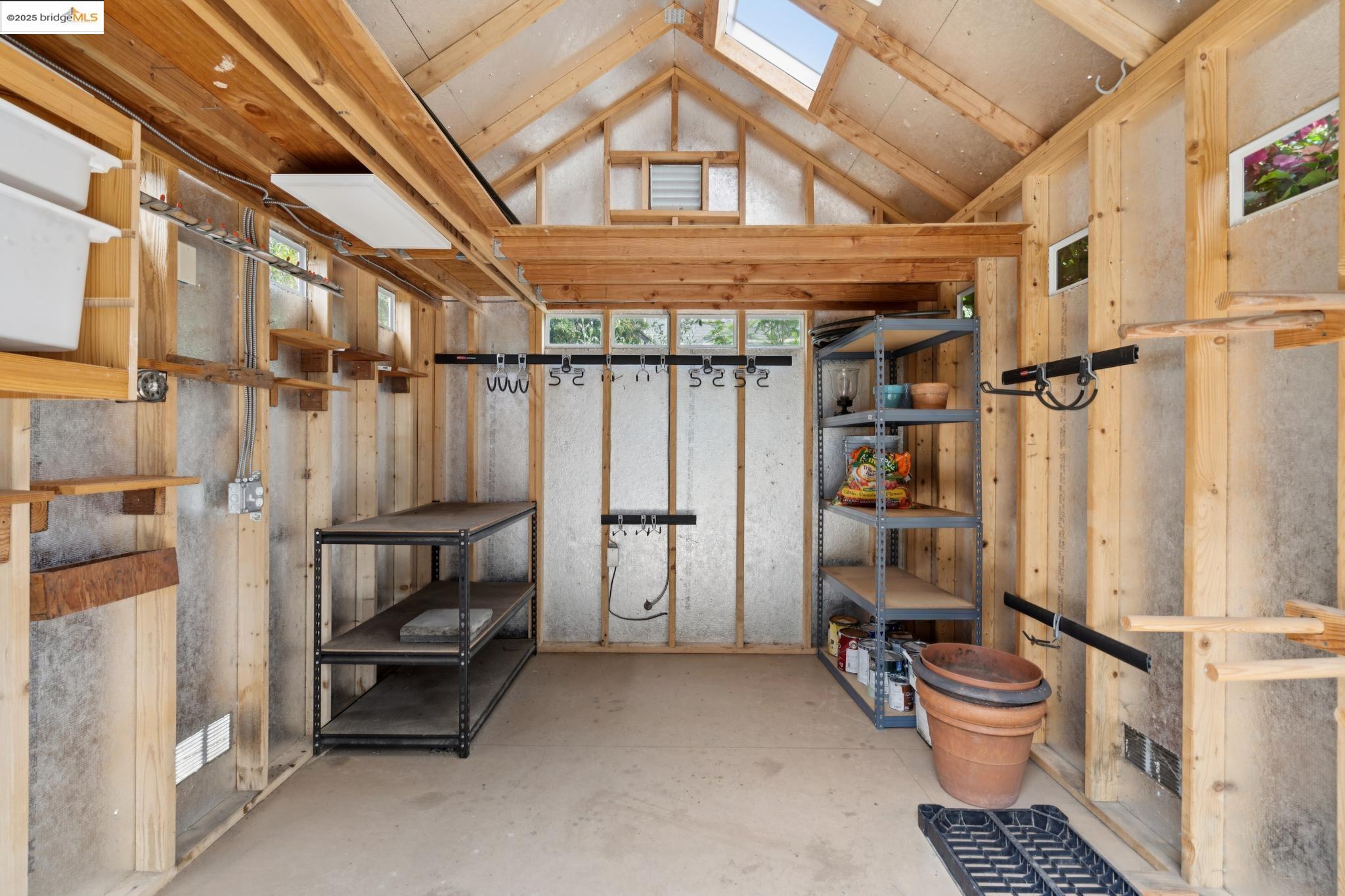 1042 Santa Clara Ave