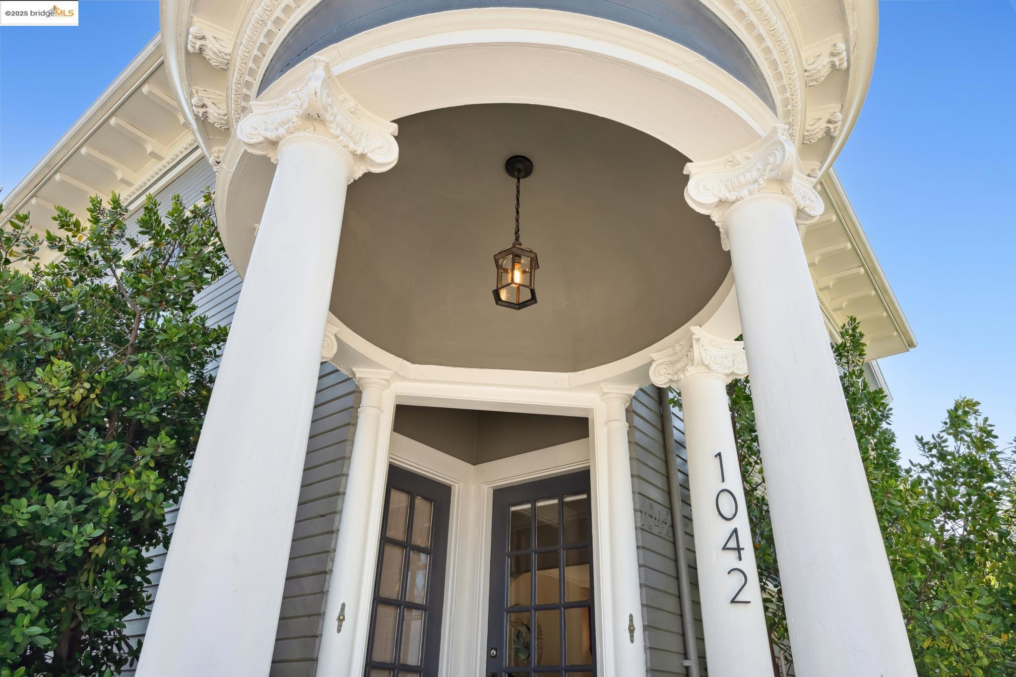 1042 Santa Clara Ave