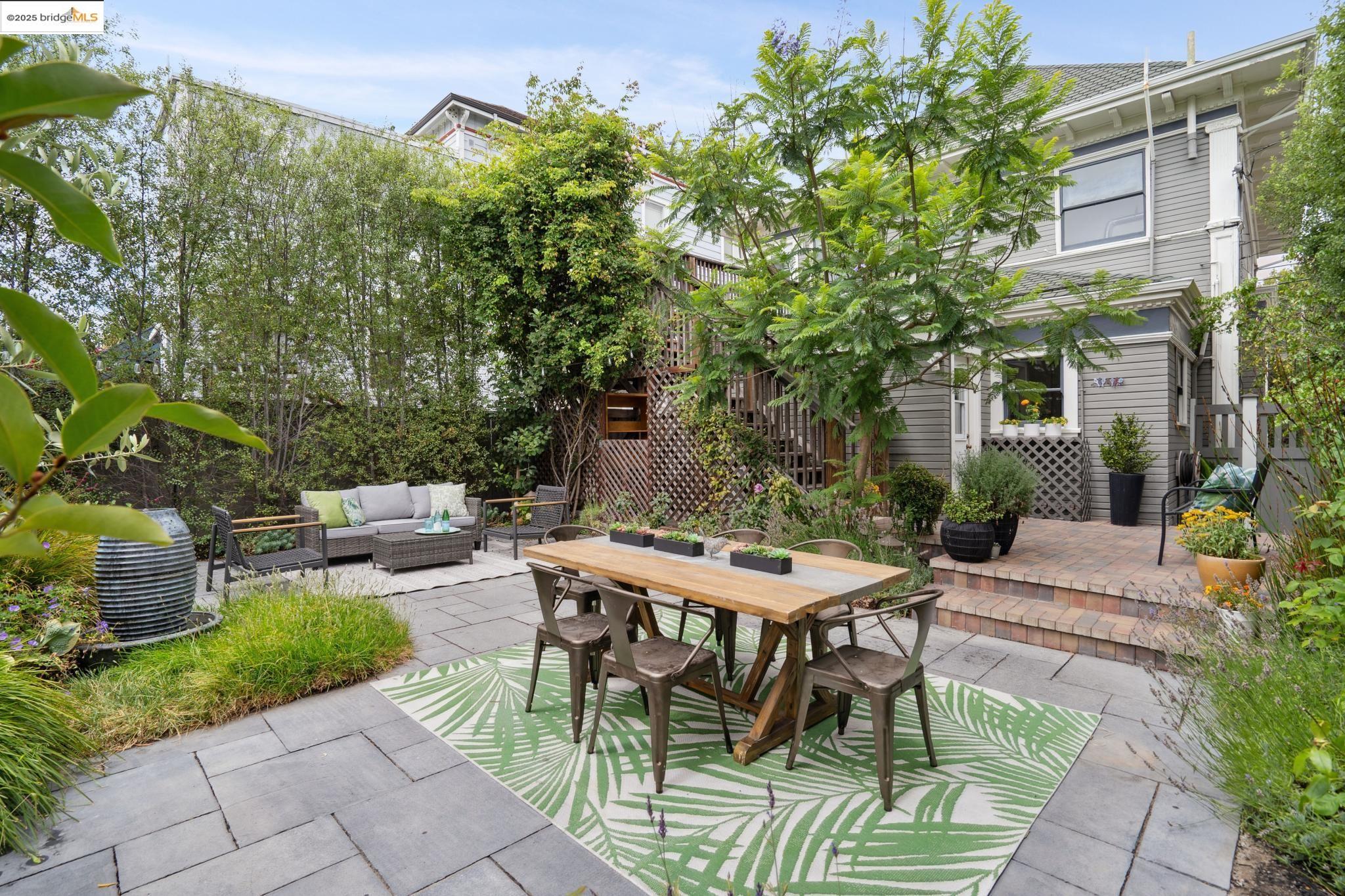 1042 Santa Clara Ave